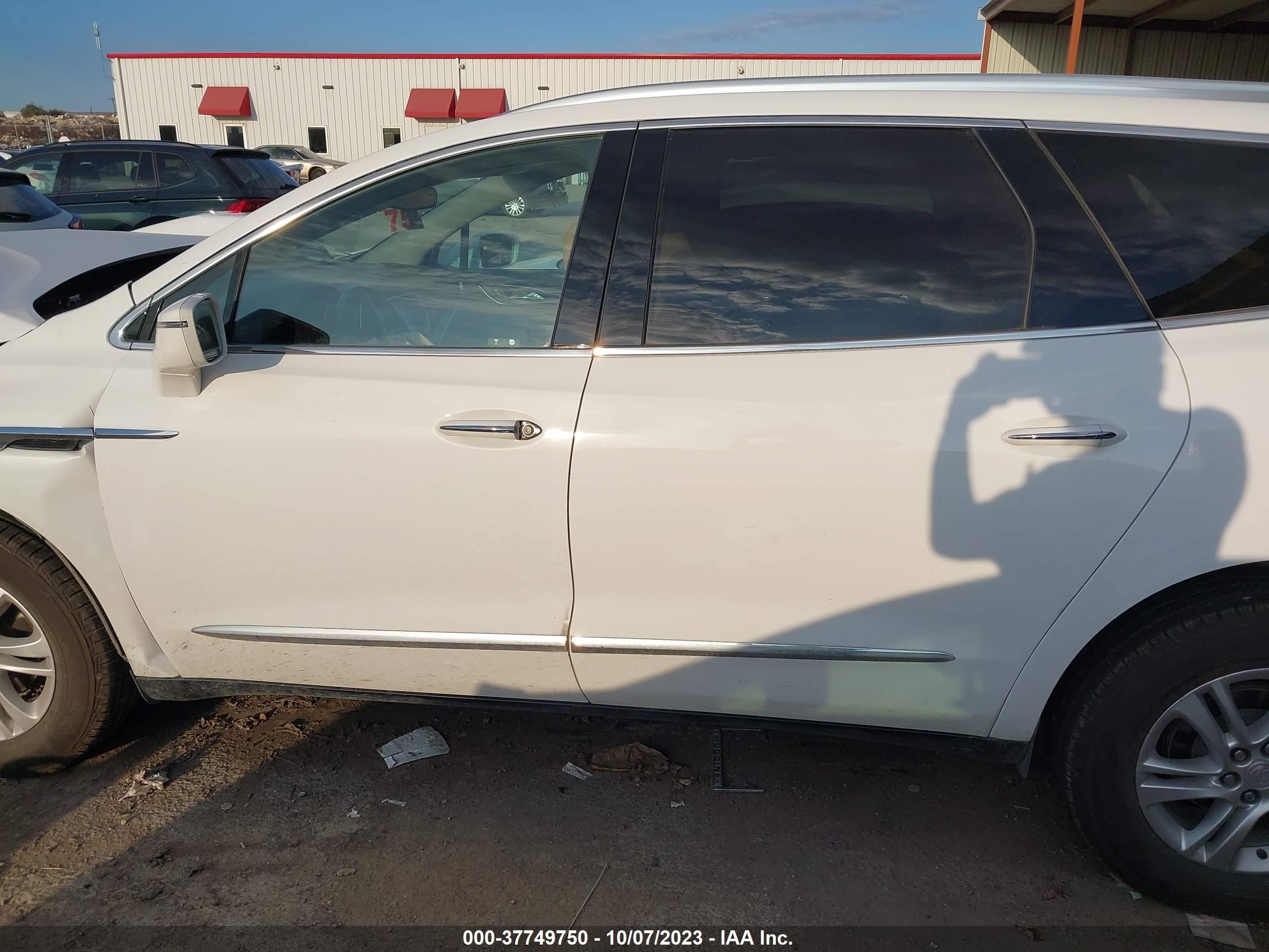 Photo 13 VIN: 5GAERBKWXKJ224531 - BUICK ENCLAVE 