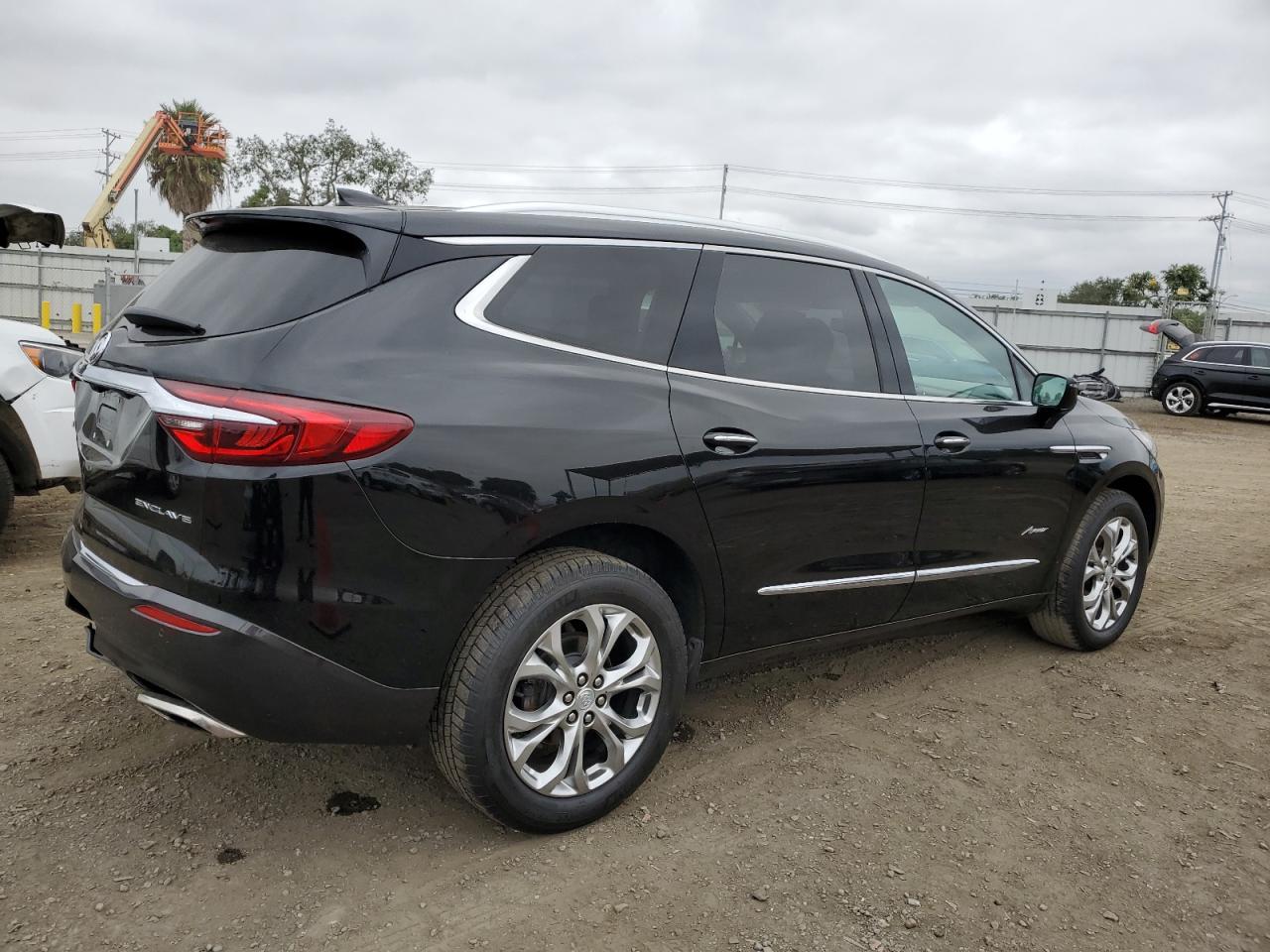 Photo 2 VIN: 5GAERDKW3JJ190099 - BUICK ENCLAVE 