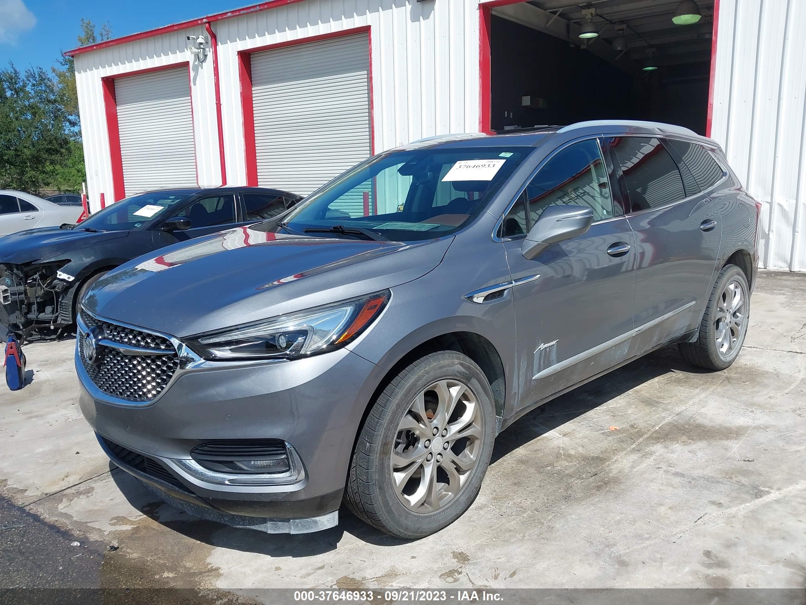 Photo 1 VIN: 5GAERDKW4JJ255252 - BUICK ENCLAVE 