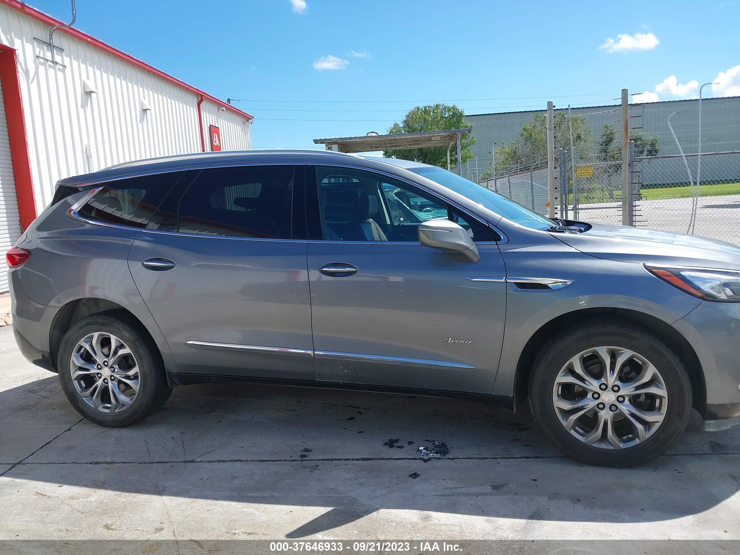 Photo 12 VIN: 5GAERDKW4JJ255252 - BUICK ENCLAVE 