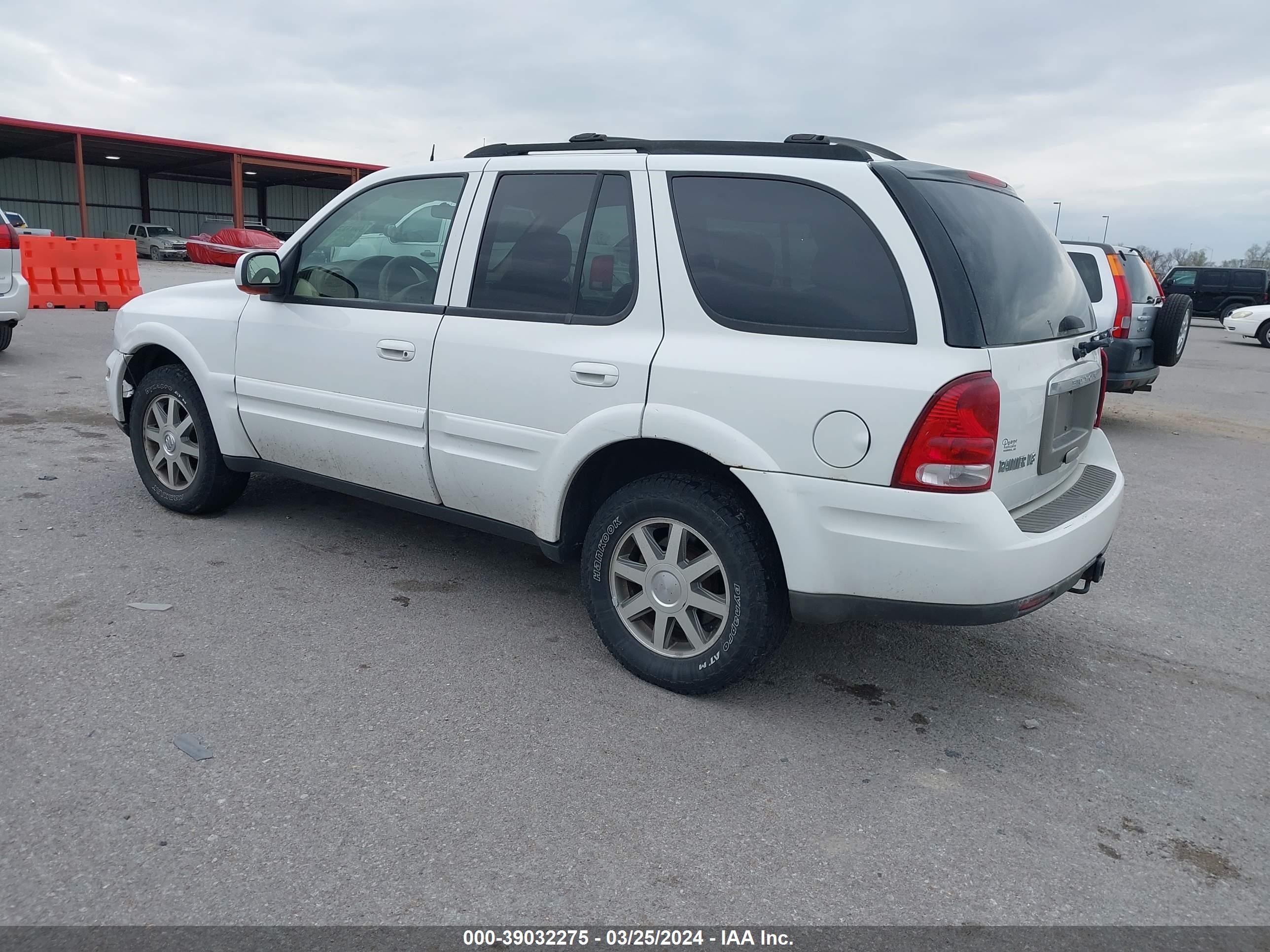 Photo 2 VIN: 5GAET13P642191592 - BUICK RAINER 