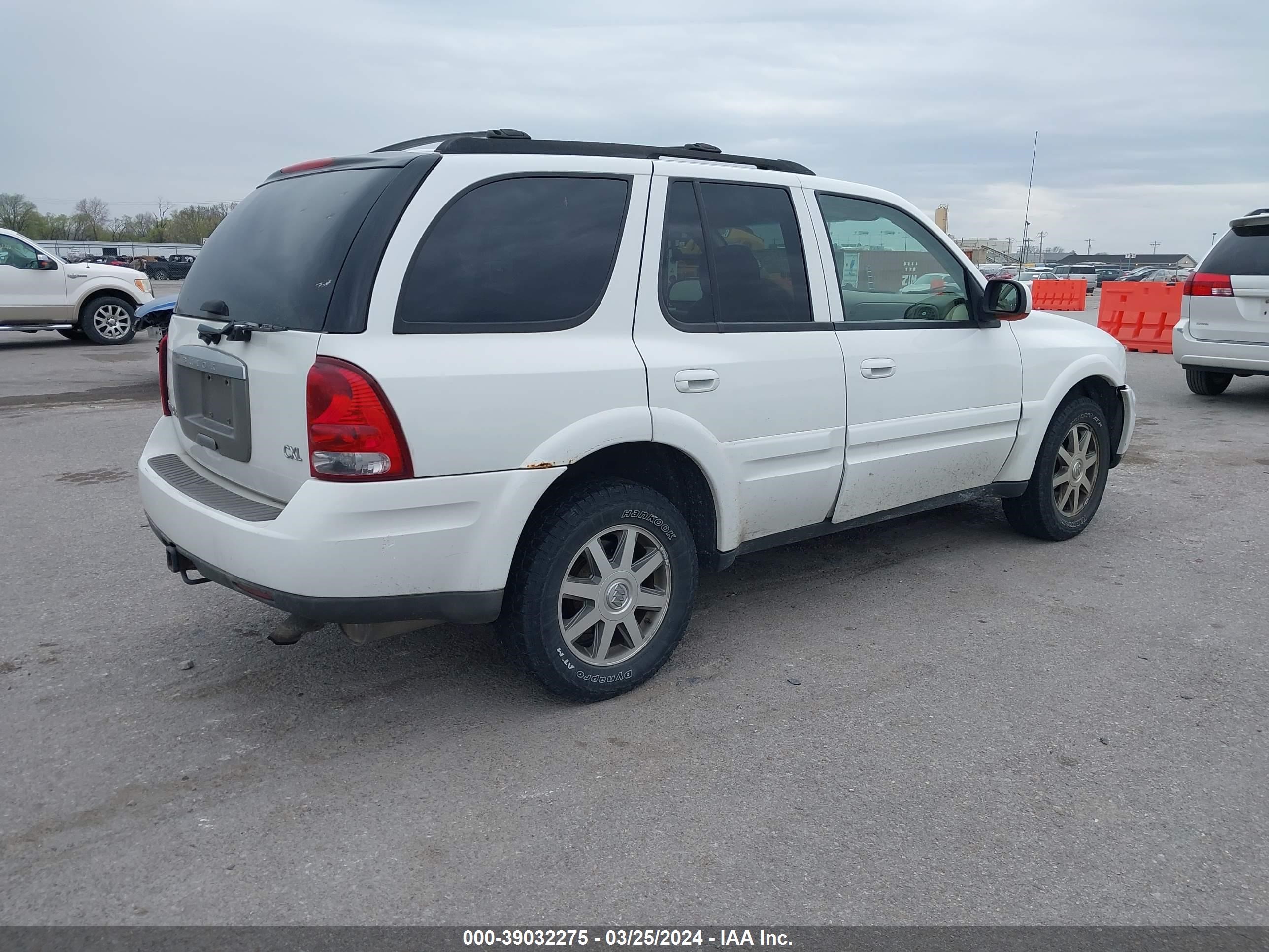 Photo 3 VIN: 5GAET13P642191592 - BUICK RAINER 