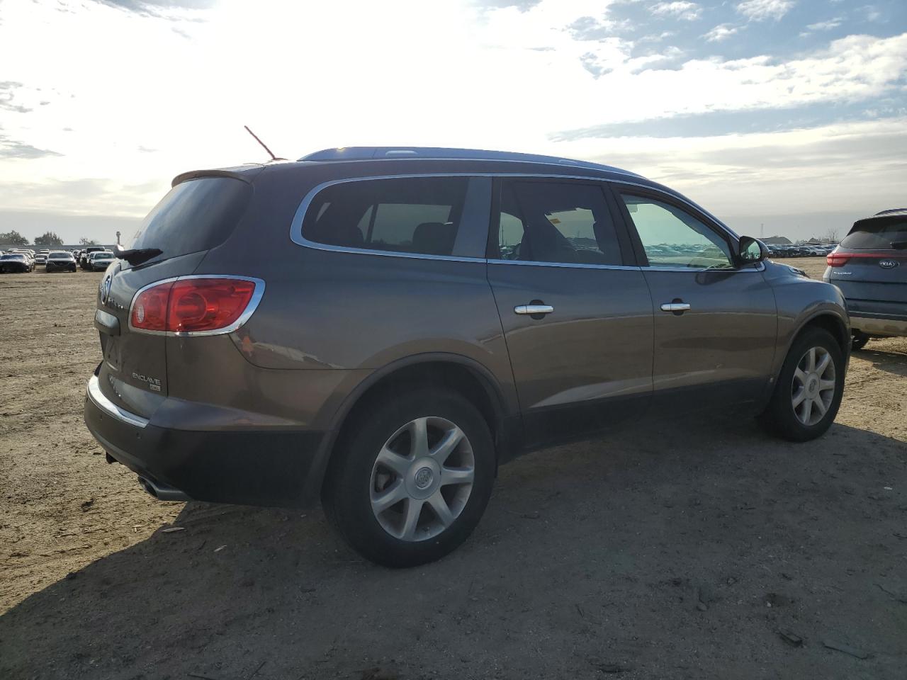 Photo 2 VIN: 5GAEV23718J277193 - BUICK ENCLAVE 