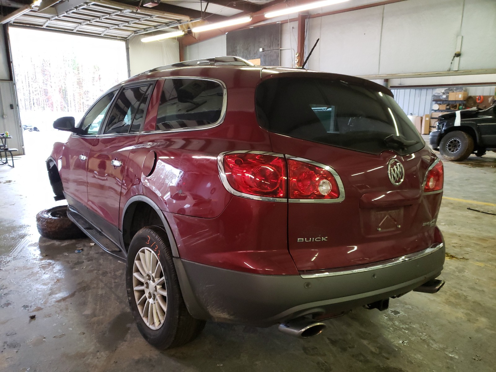 Photo 2 VIN: 5GAEV23748J288933 - BUICK ENCLAVE CX 