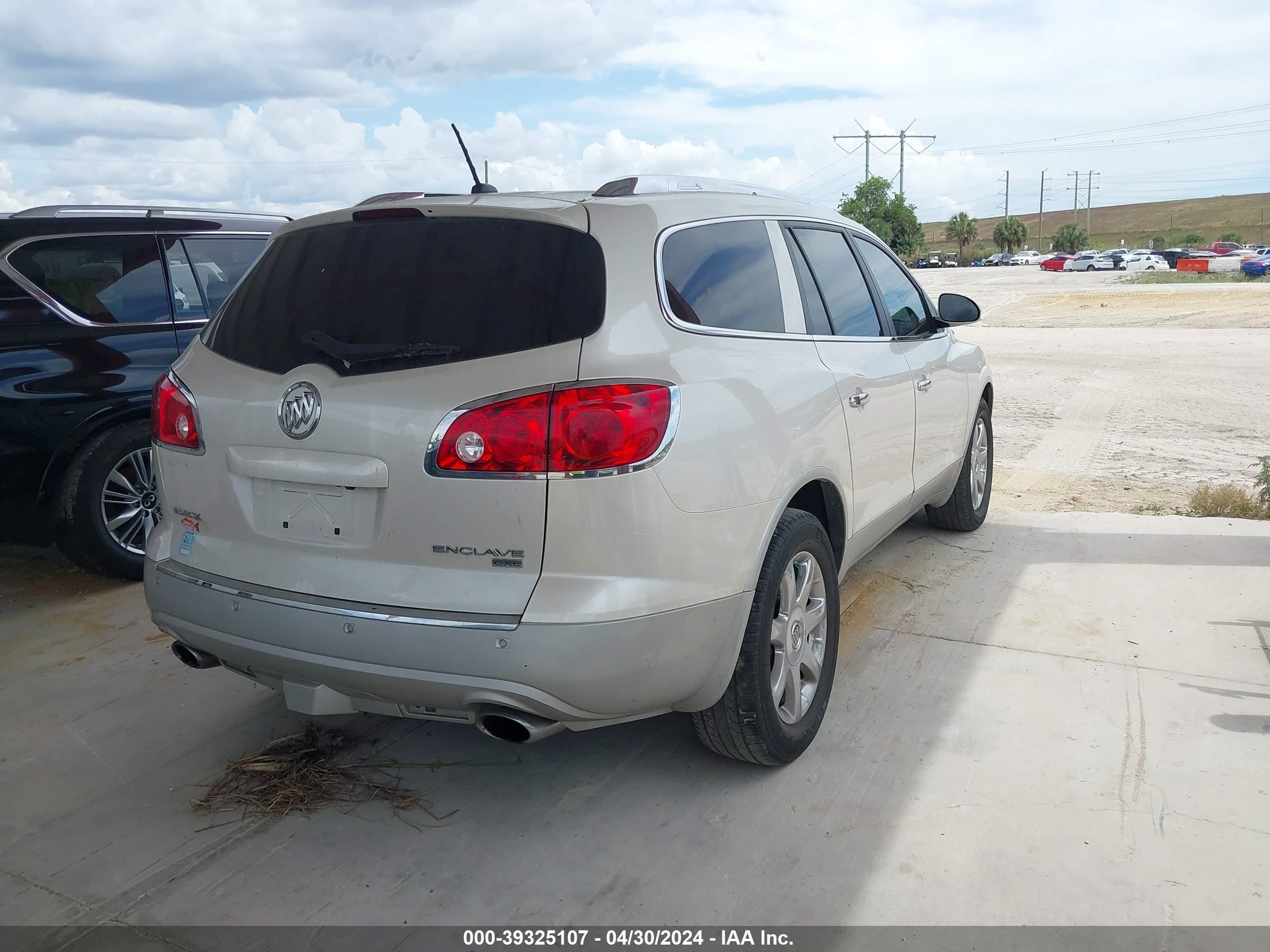 Photo 3 VIN: 5GAEV23788J202202 - BUICK ENCLAVE 