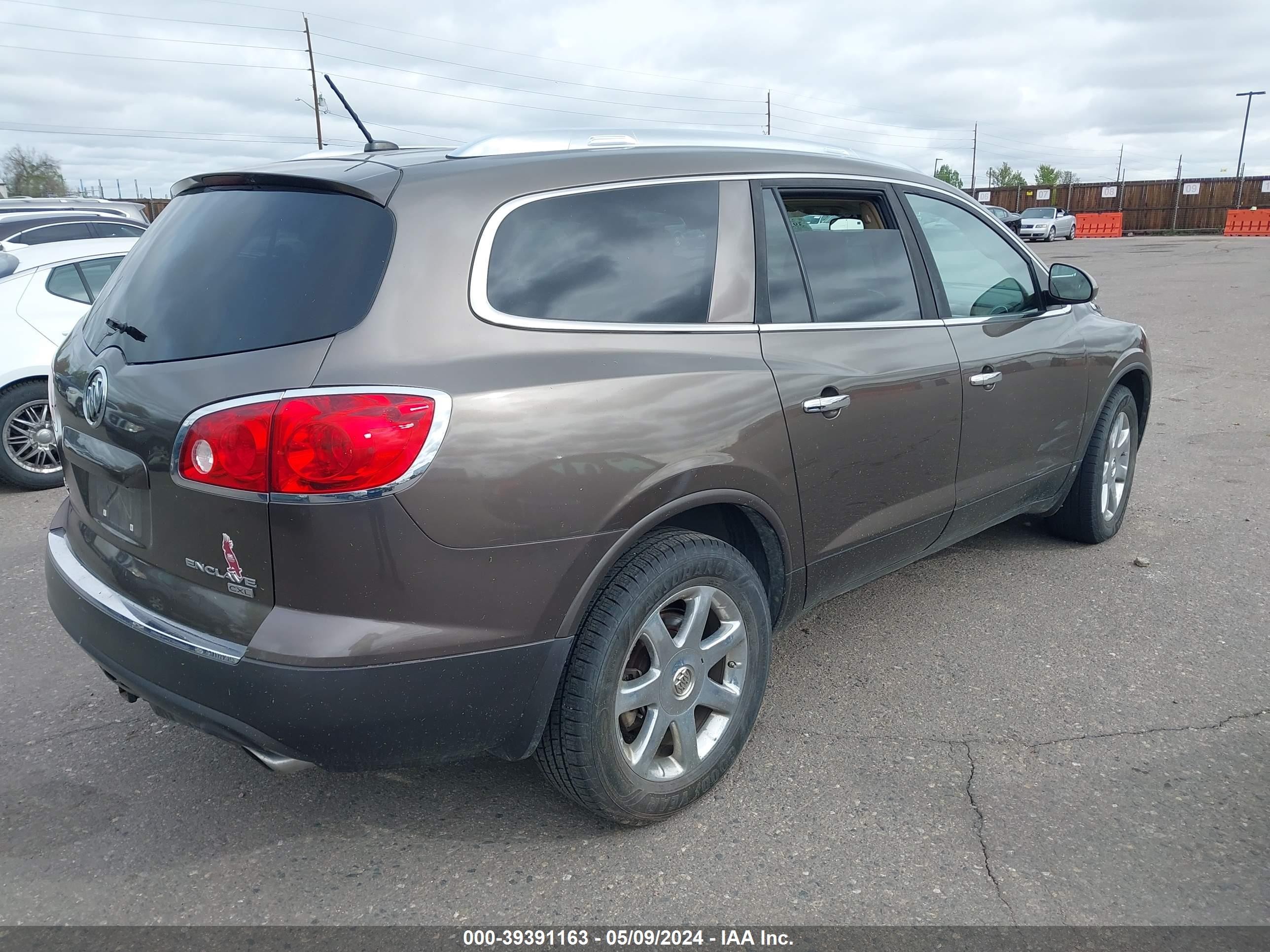 Photo 3 VIN: 5GAEV23798J234432 - BUICK ENCLAVE 