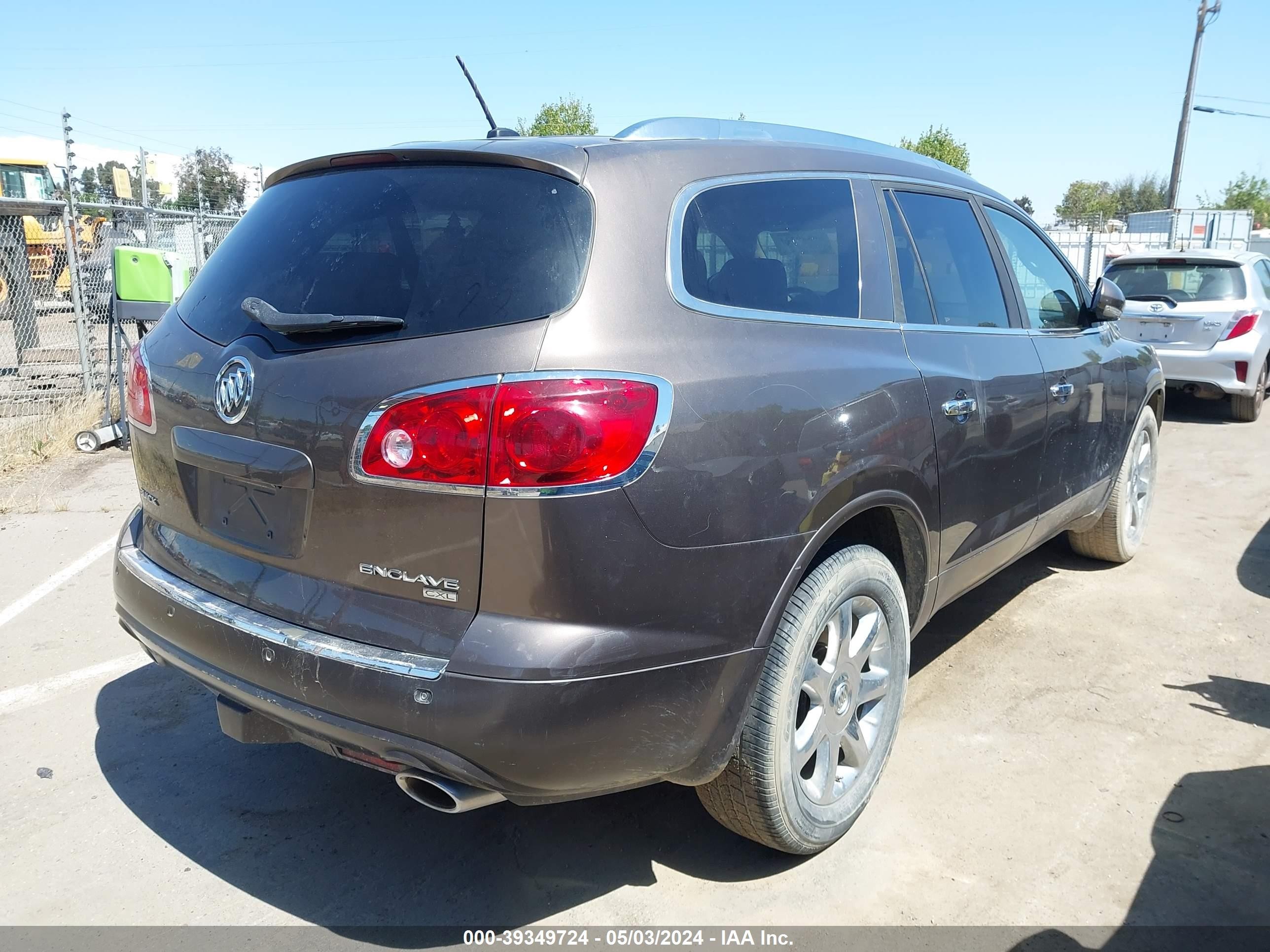 Photo 3 VIN: 5GAEV237X8J272705 - BUICK ENCLAVE 