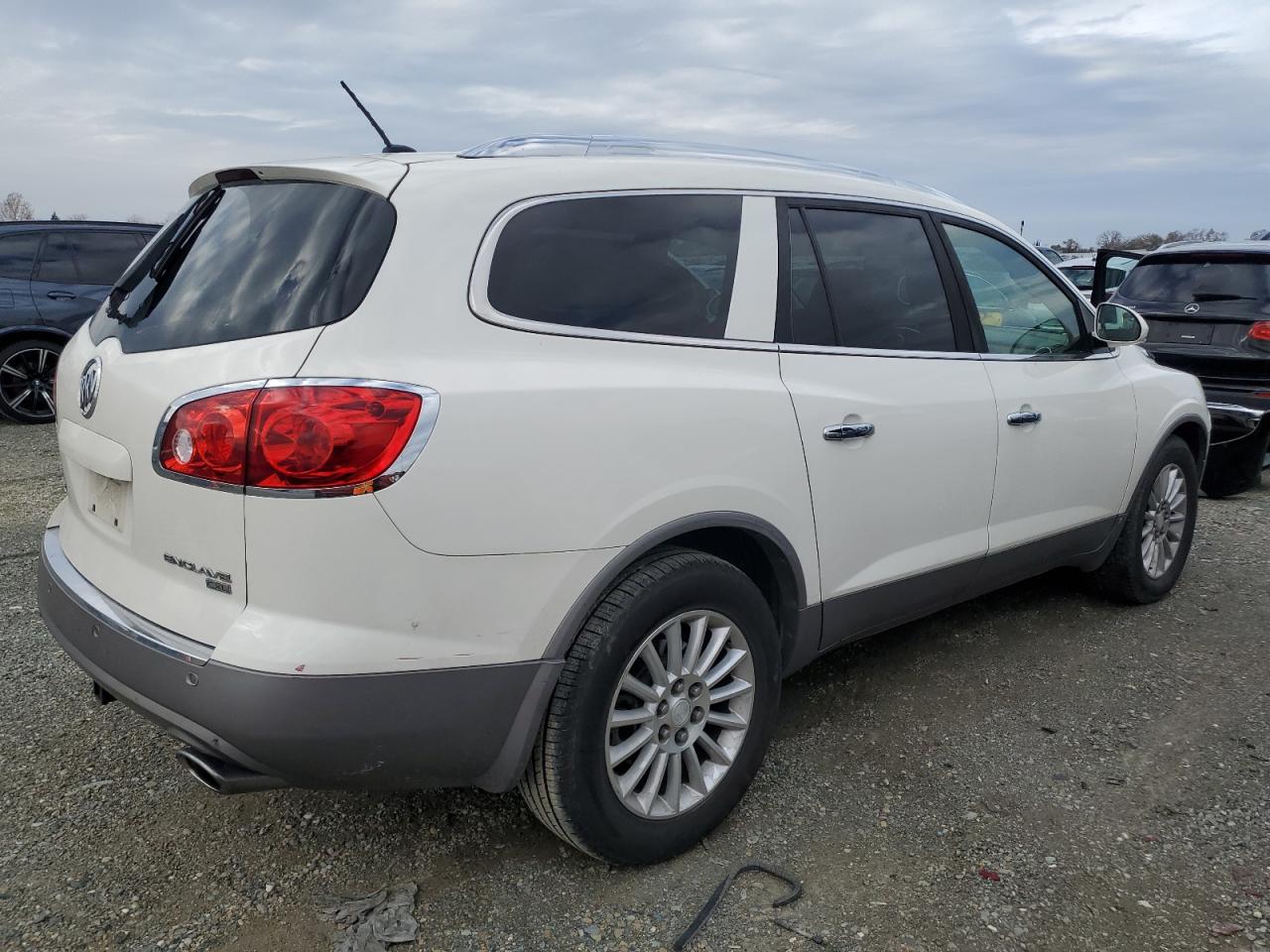 Photo 2 VIN: 5GAEV23D69J208748 - BUICK ENCLAVE 