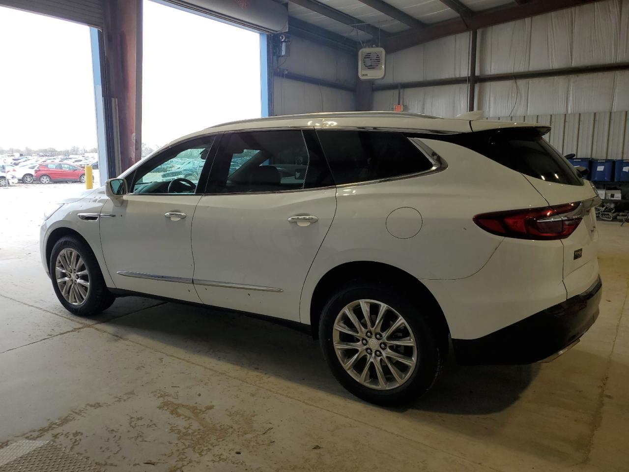 Photo 1 VIN: 5GAEVAKW0KJ117798 - BUICK ENCLAVE 