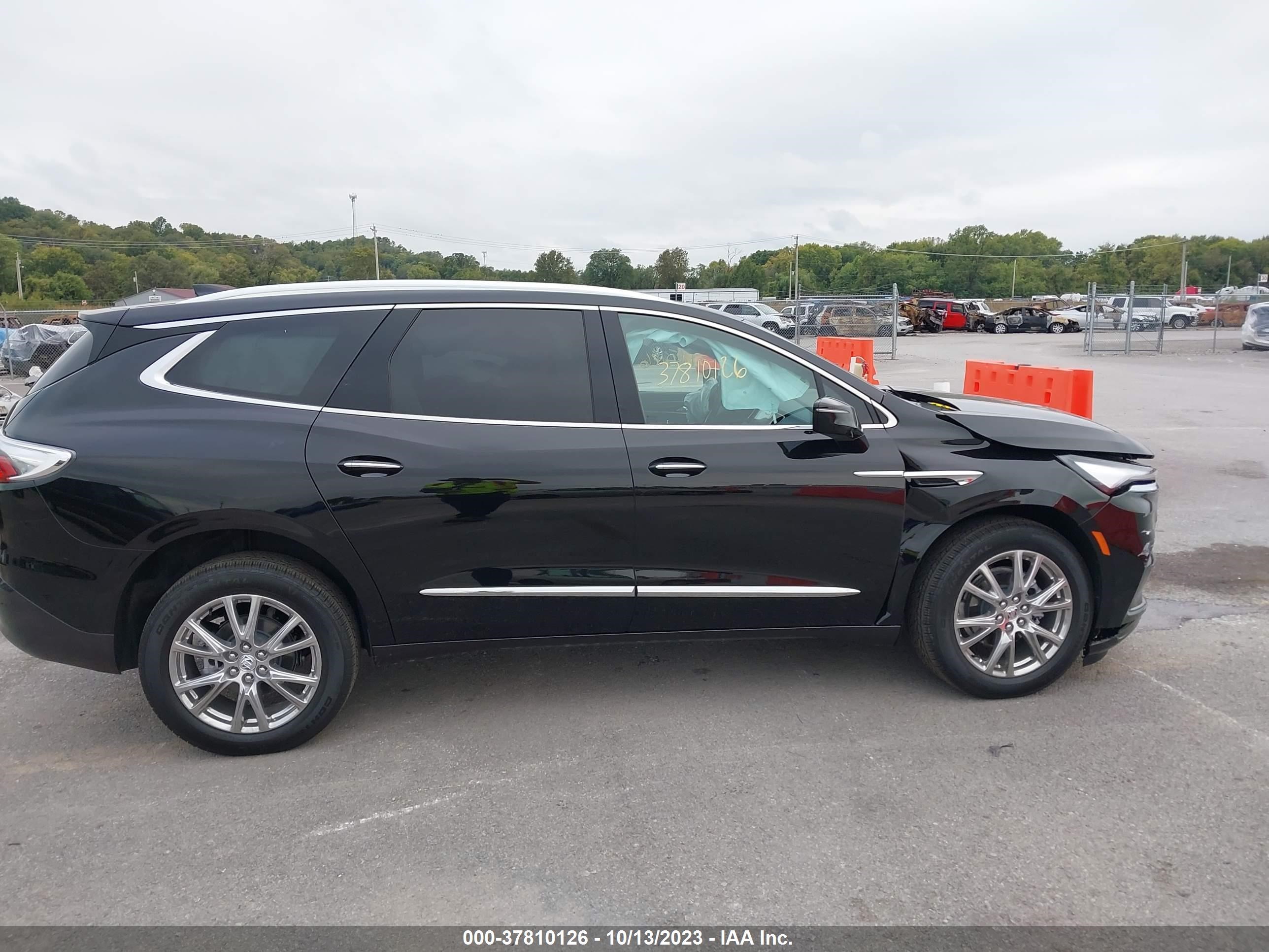 Photo 12 VIN: 5GAEVAKW1PJ221420 - BUICK ENCLAVE 