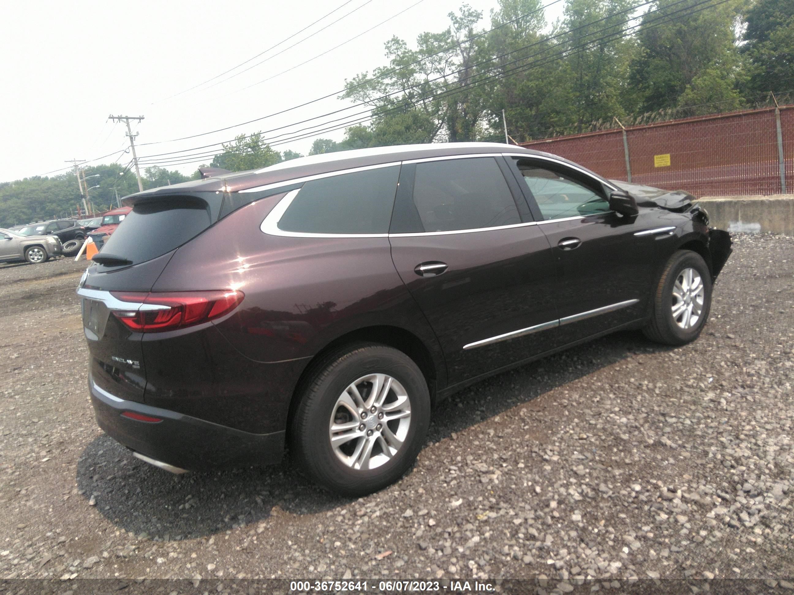 Photo 3 VIN: 5GAEVAKW9JJ134050 - BUICK ENCLAVE 