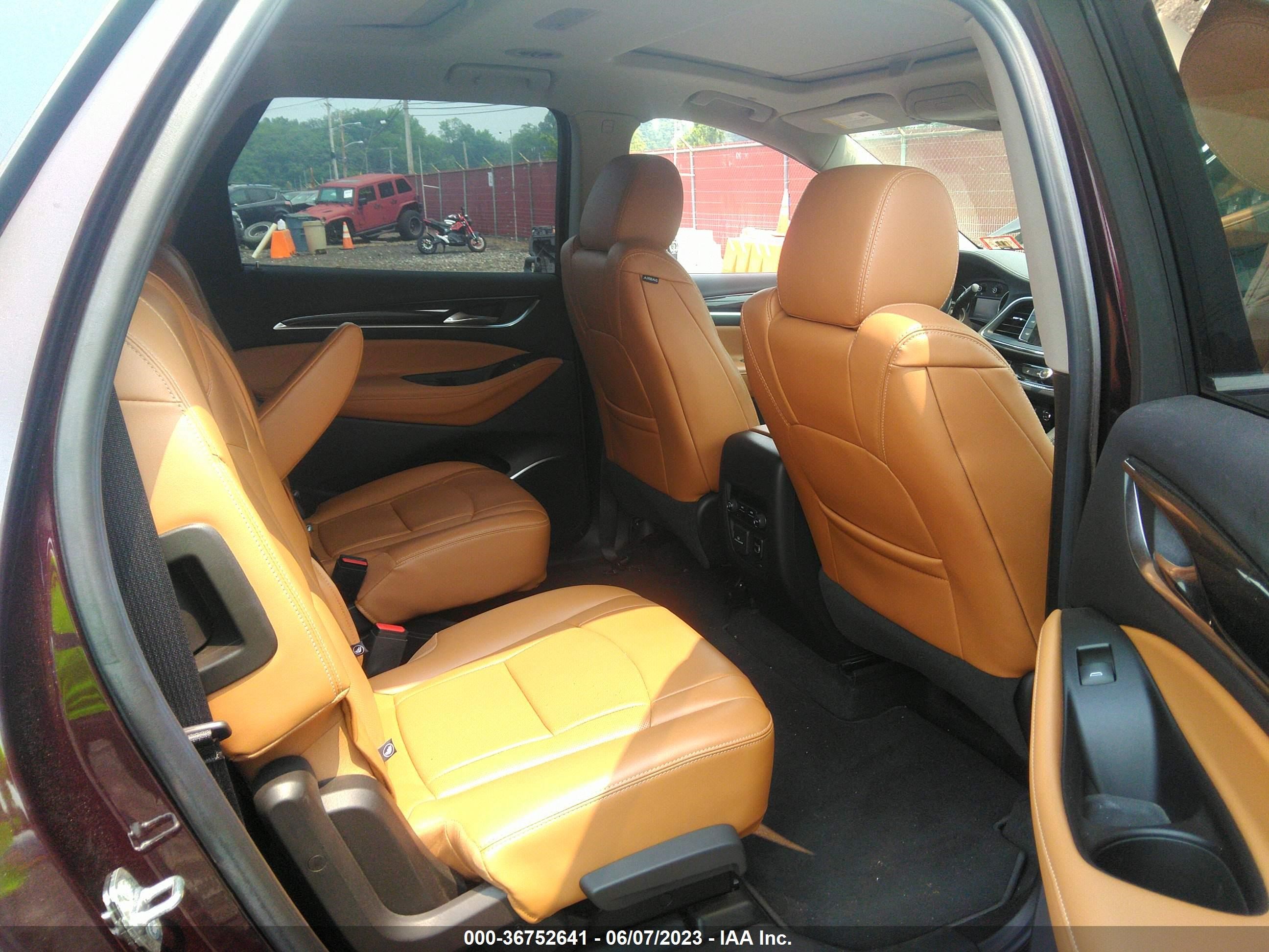 Photo 7 VIN: 5GAEVAKW9JJ134050 - BUICK ENCLAVE 