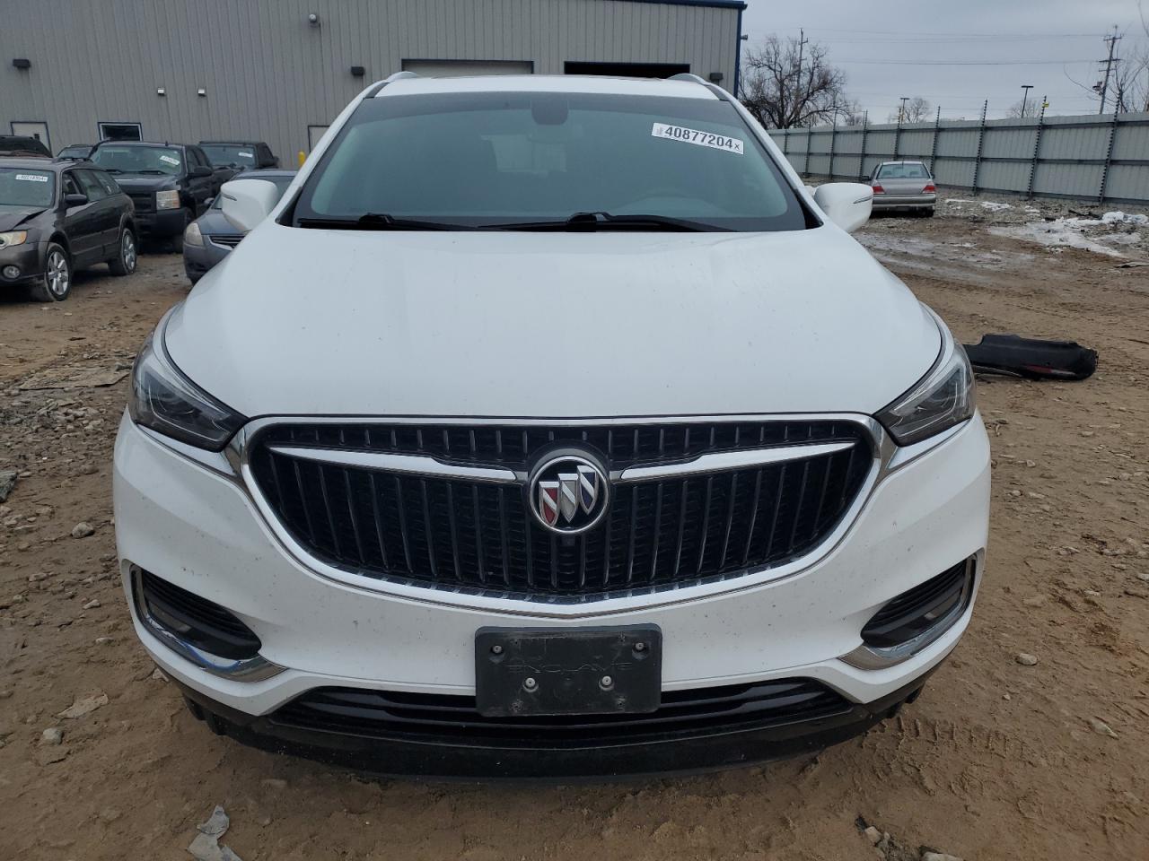 Photo 4 VIN: 5GAEVAKW9JJ135408 - BUICK ENCLAVE 