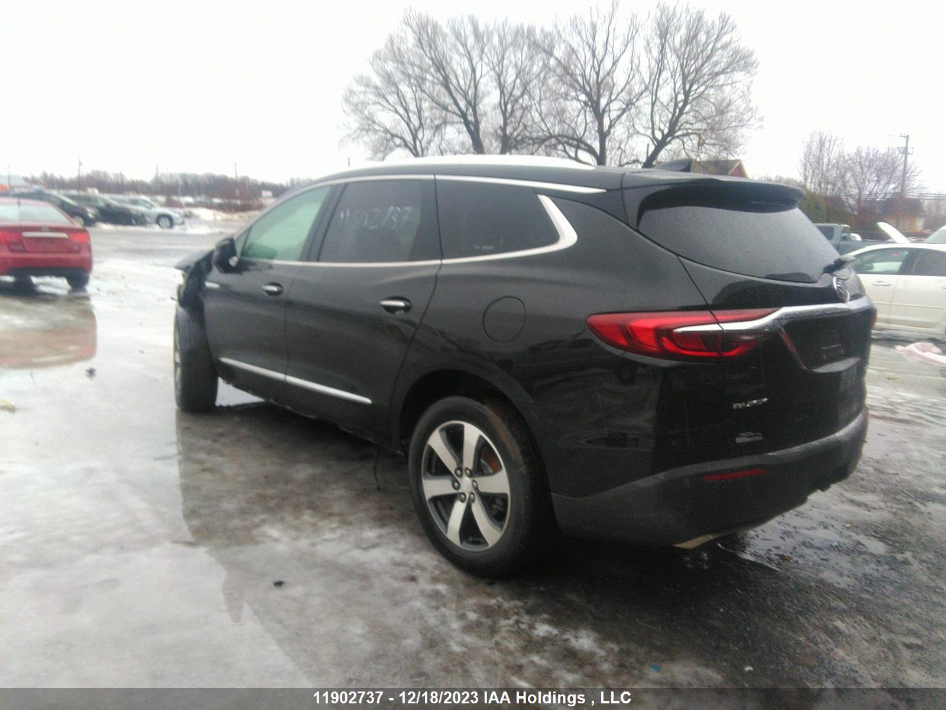 Photo 2 VIN: 5GAEVAKW9JJ265821 - BUICK ENCLAVE 