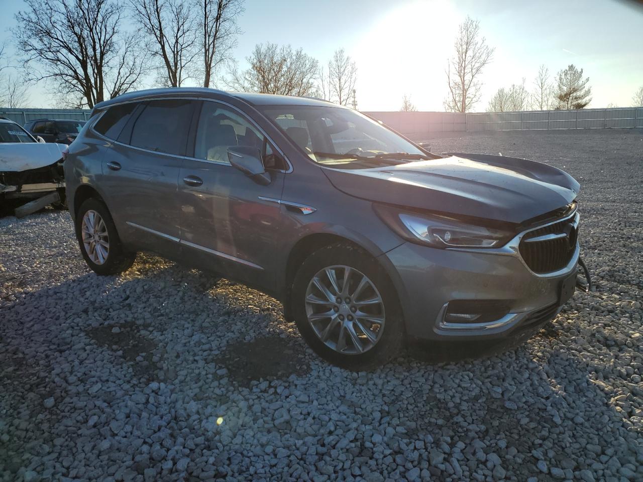 Photo 3 VIN: 5GAEVBKW6JJ173619 - BUICK ENCLAVE 