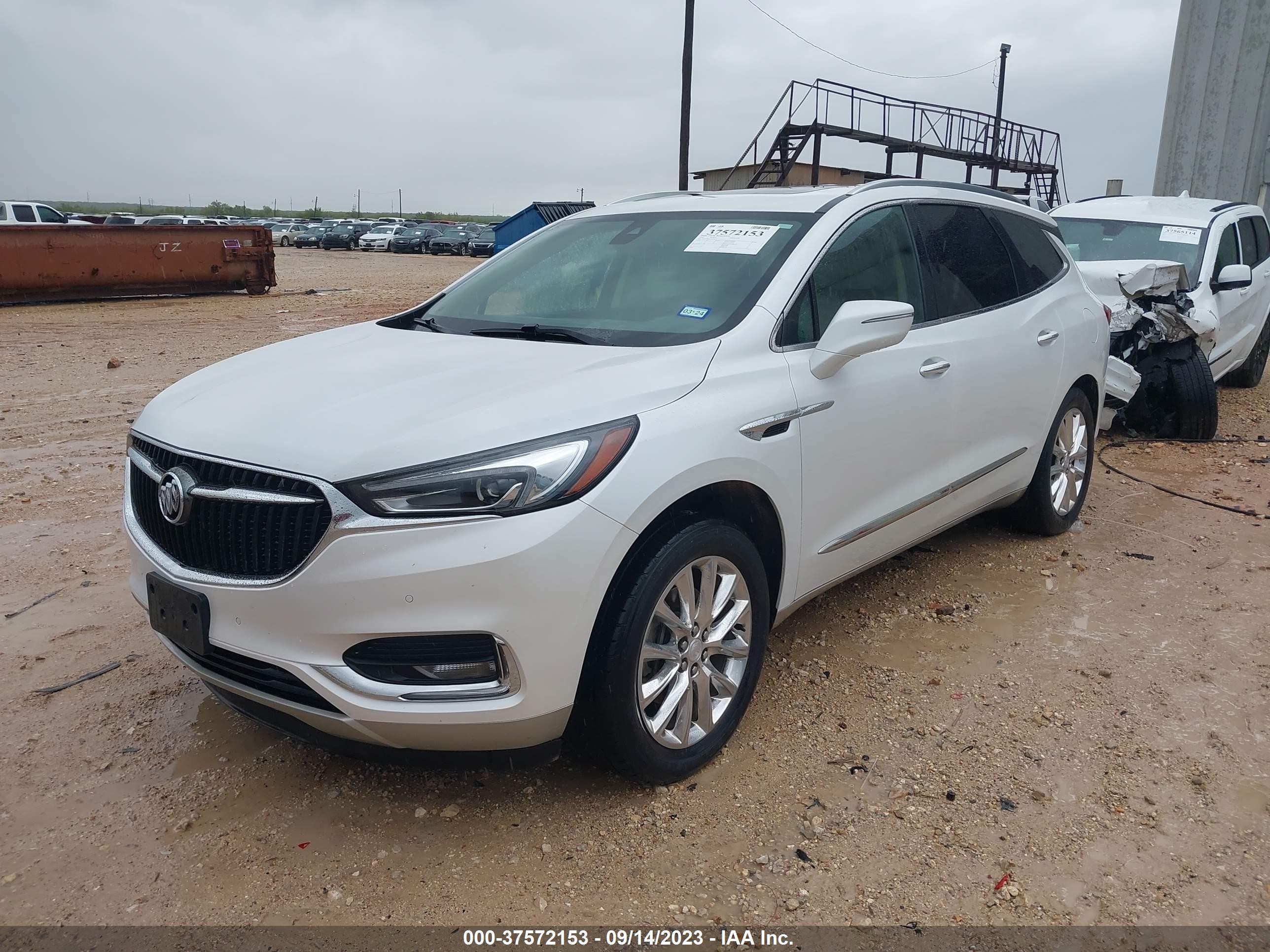 Photo 1 VIN: 5GAEVBKW7JJ210113 - BUICK ENCLAVE 