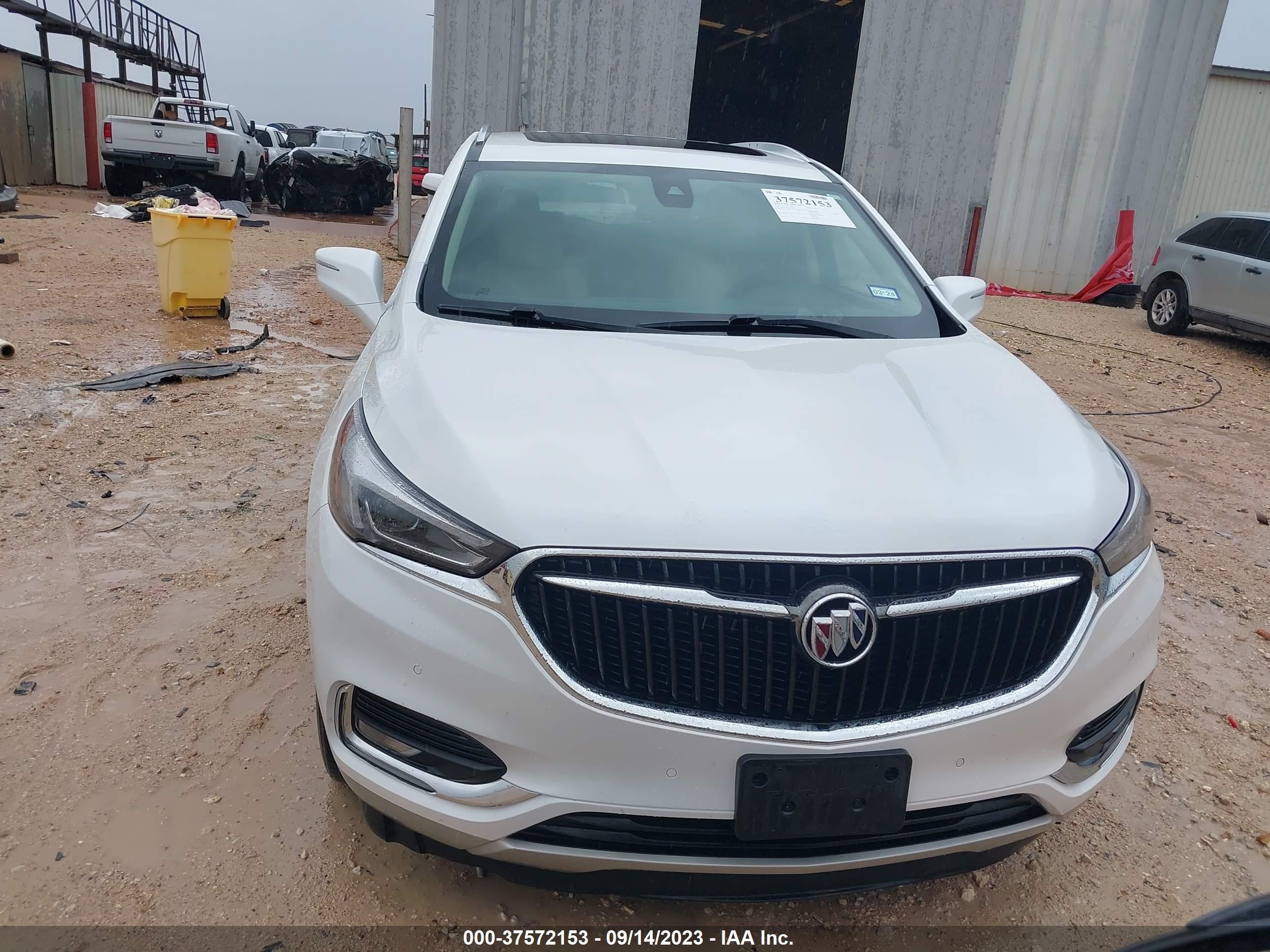 Photo 11 VIN: 5GAEVBKW7JJ210113 - BUICK ENCLAVE 