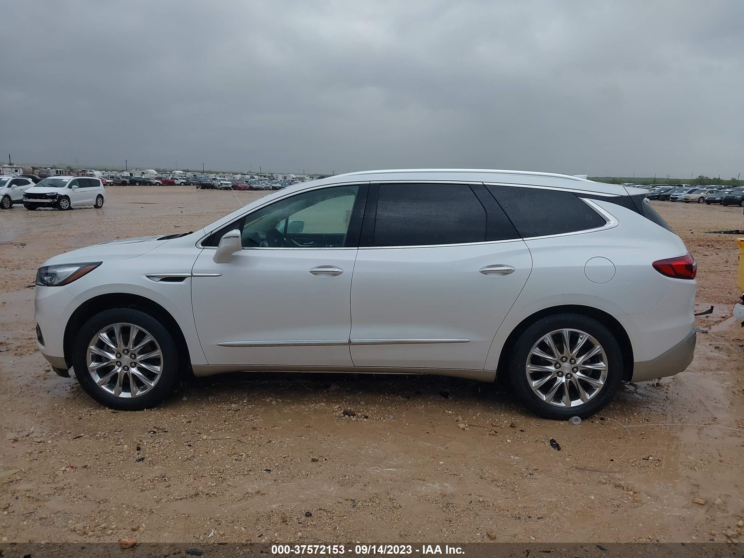Photo 13 VIN: 5GAEVBKW7JJ210113 - BUICK ENCLAVE 