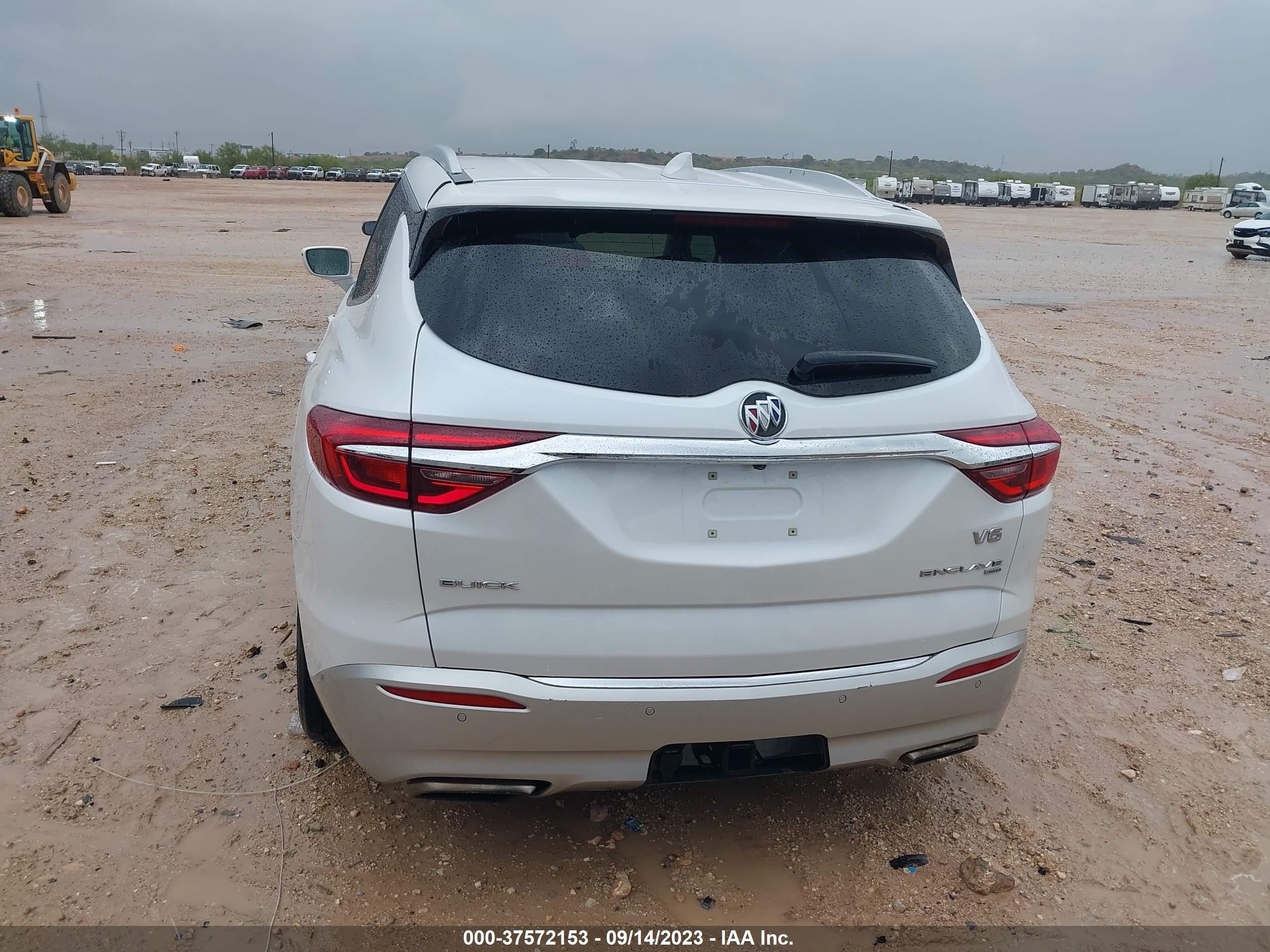 Photo 15 VIN: 5GAEVBKW7JJ210113 - BUICK ENCLAVE 