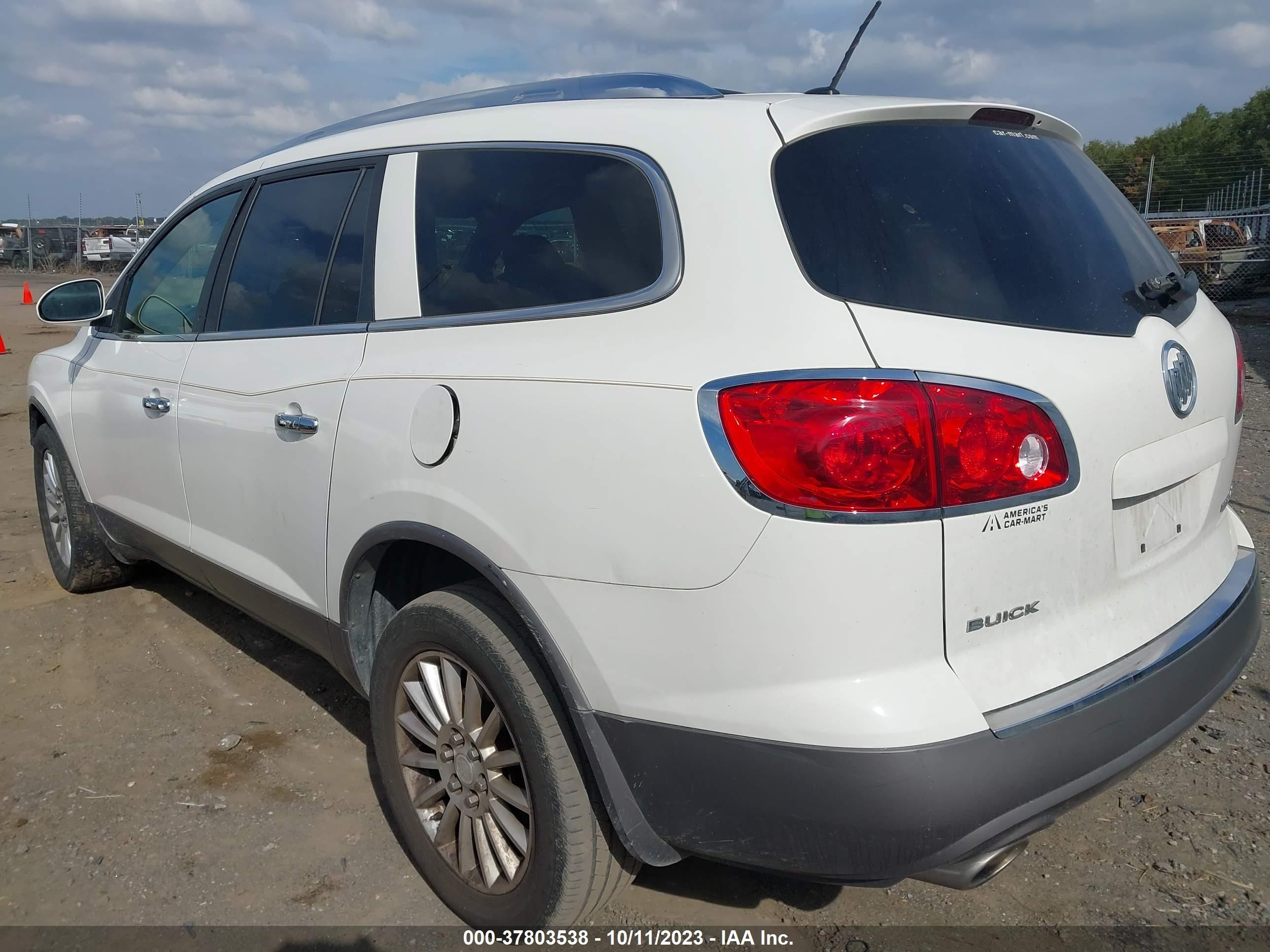 Photo 2 VIN: 5GAKRAED9CJ118161 - BUICK ENCLAVE 