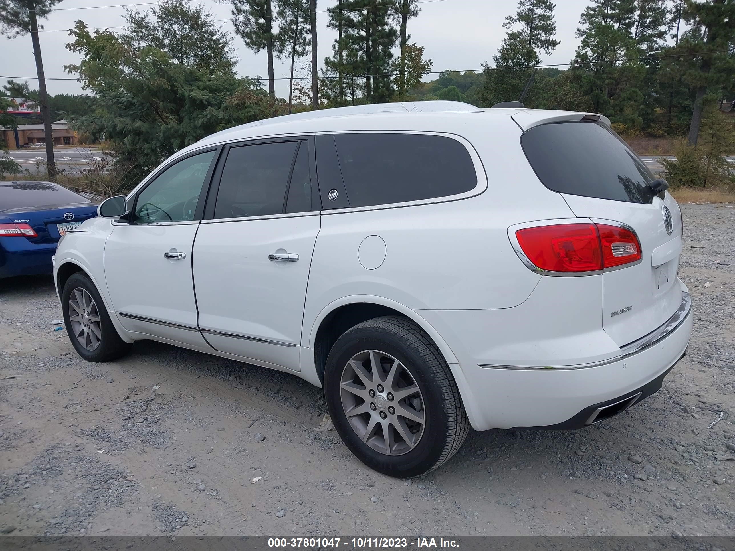 Photo 2 VIN: 5GAKRAKD4GJ306161 - BUICK ENCLAVE 