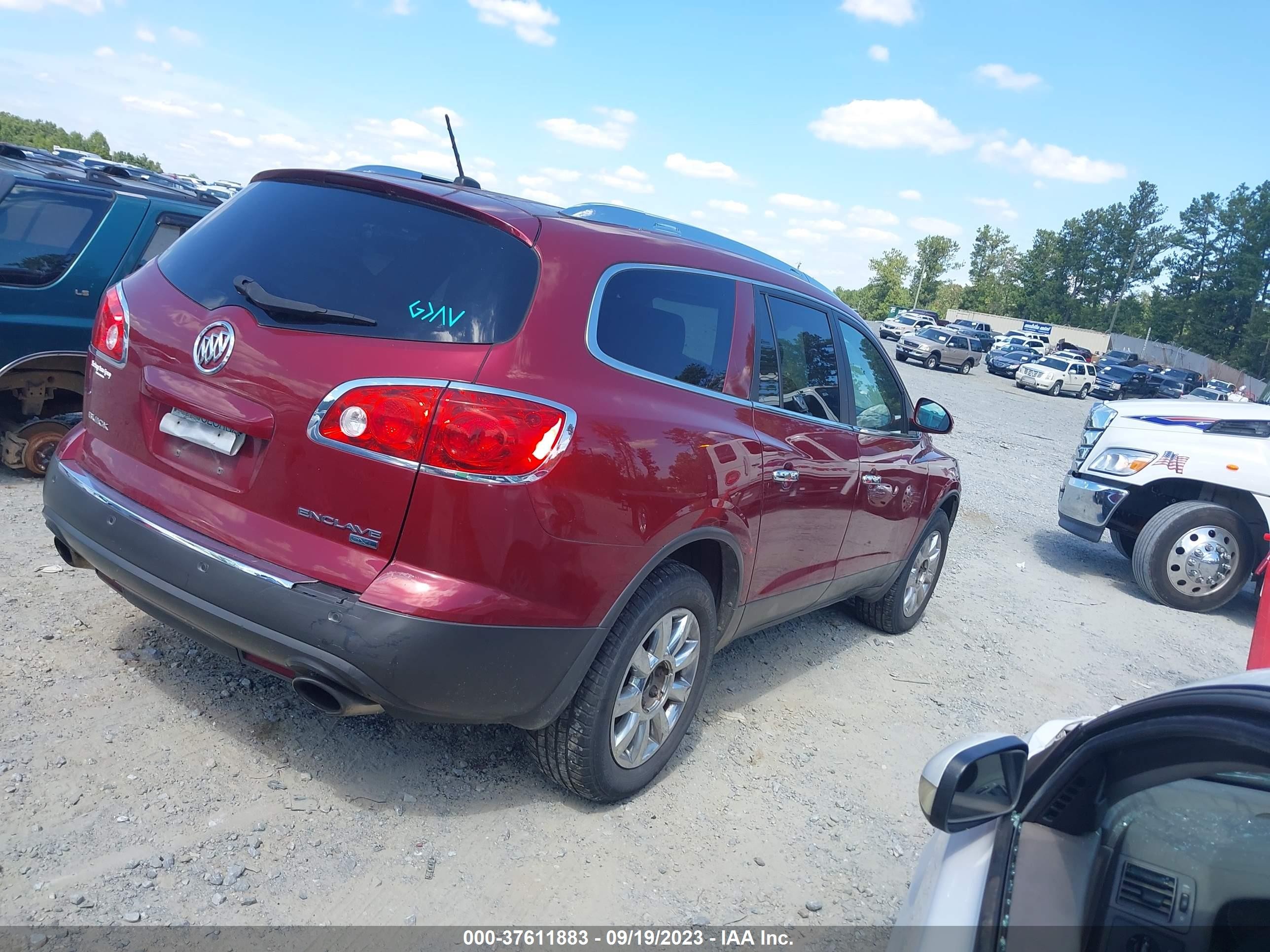 Photo 3 VIN: 5GAKRBED3BJ135090 - BUICK ENCLAVE 