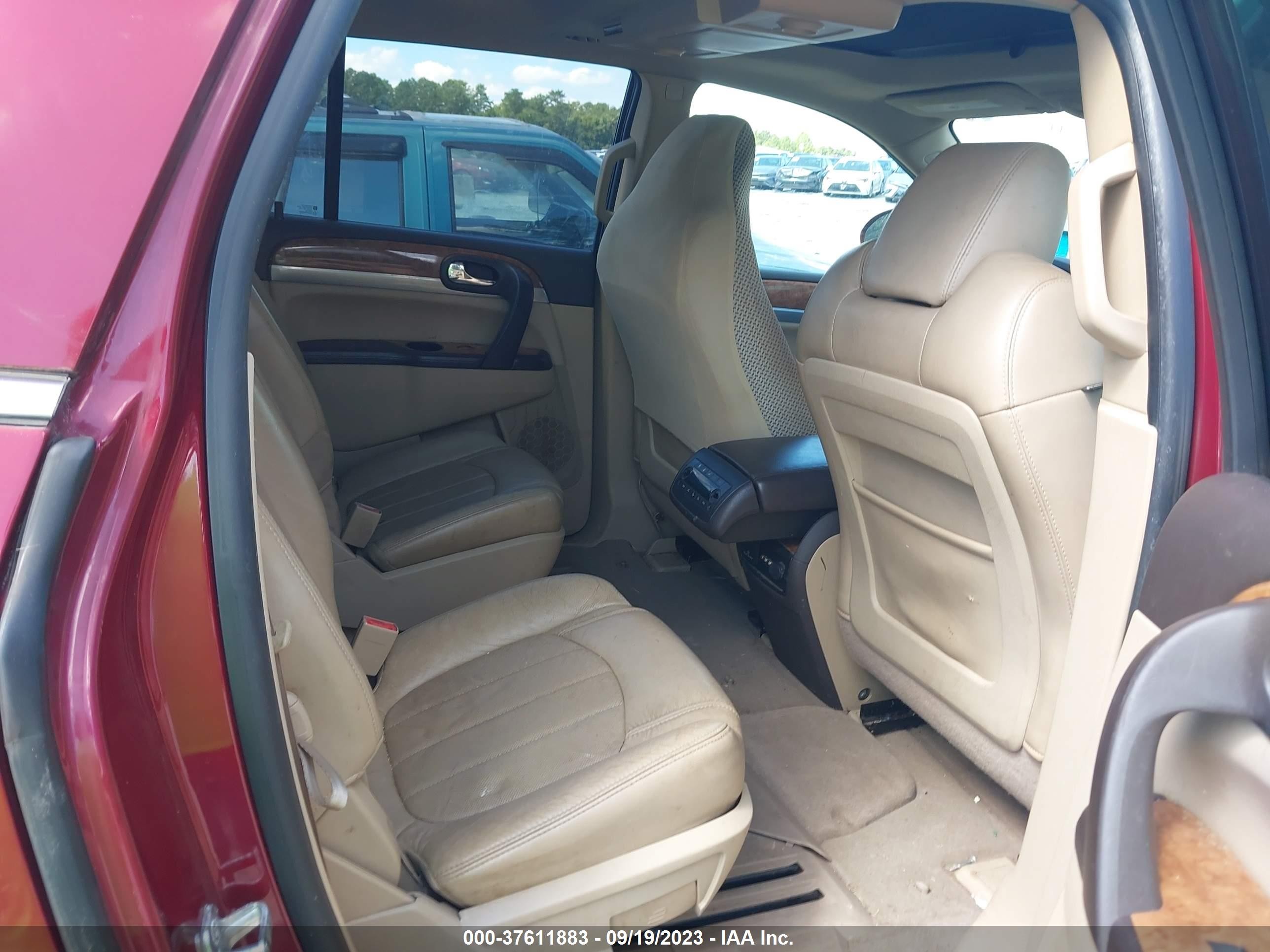 Photo 7 VIN: 5GAKRBED3BJ135090 - BUICK ENCLAVE 