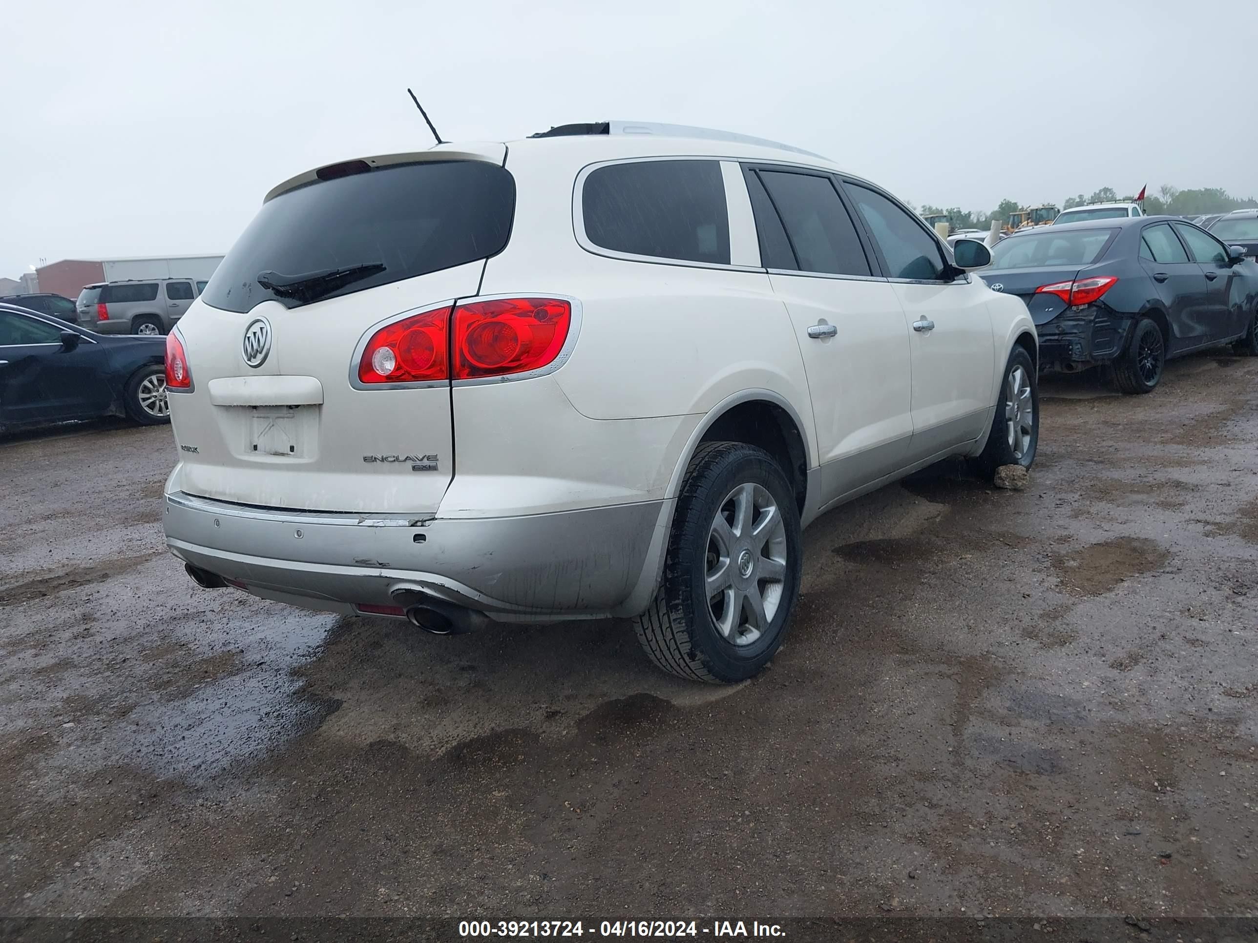 Photo 3 VIN: 5GAKRBED3BJ353997 - BUICK ENCLAVE 