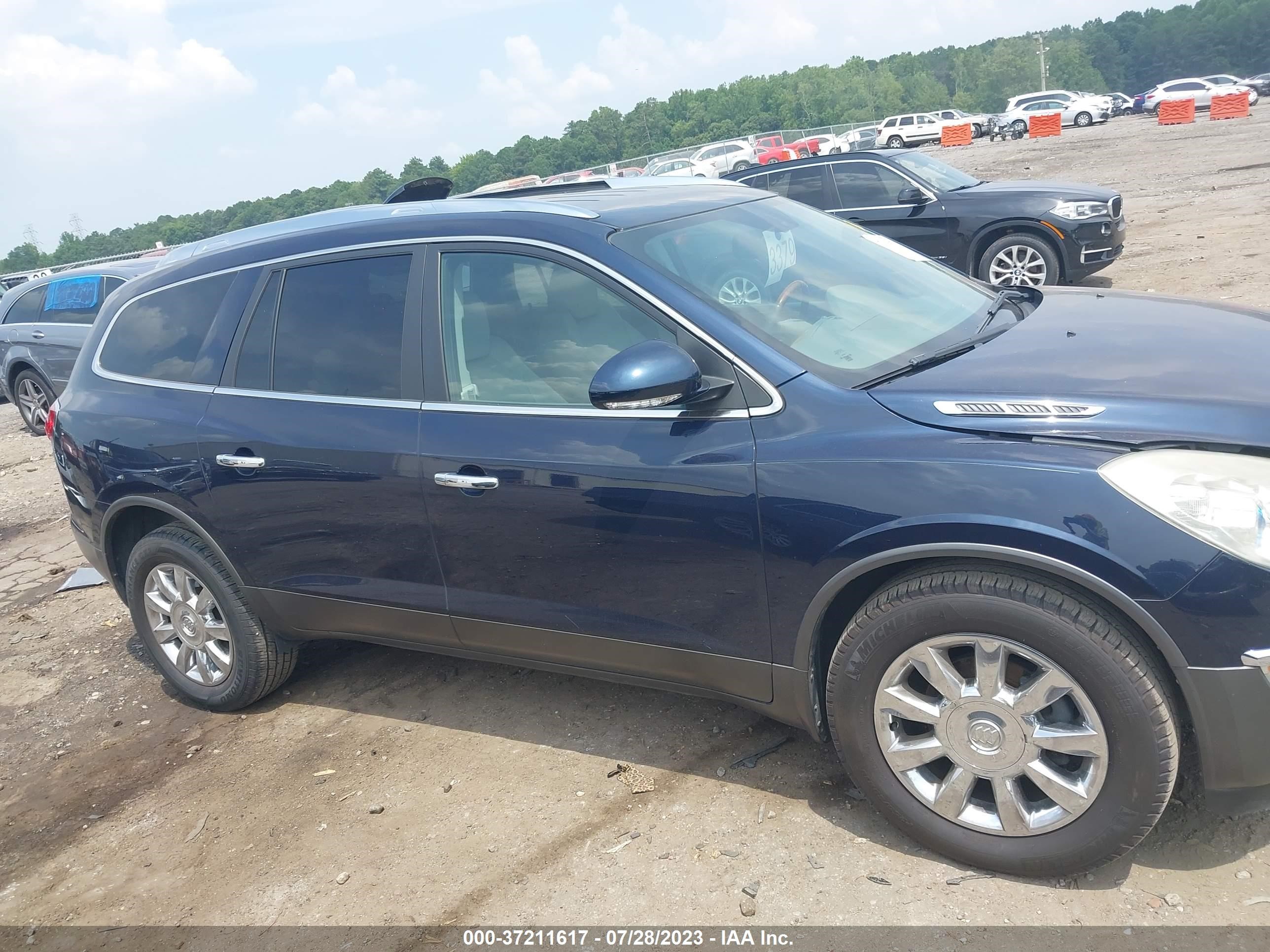 Photo 12 VIN: 5GAKRBED4BJ258073 - BUICK ENCLAVE 