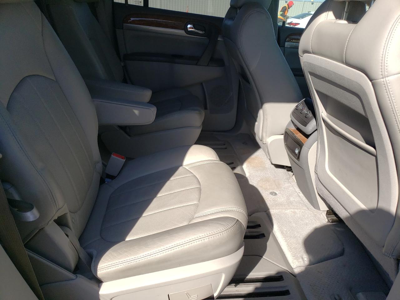 Photo 10 VIN: 5GAKRBED6BJ416493 - BUICK ENCLAVE 