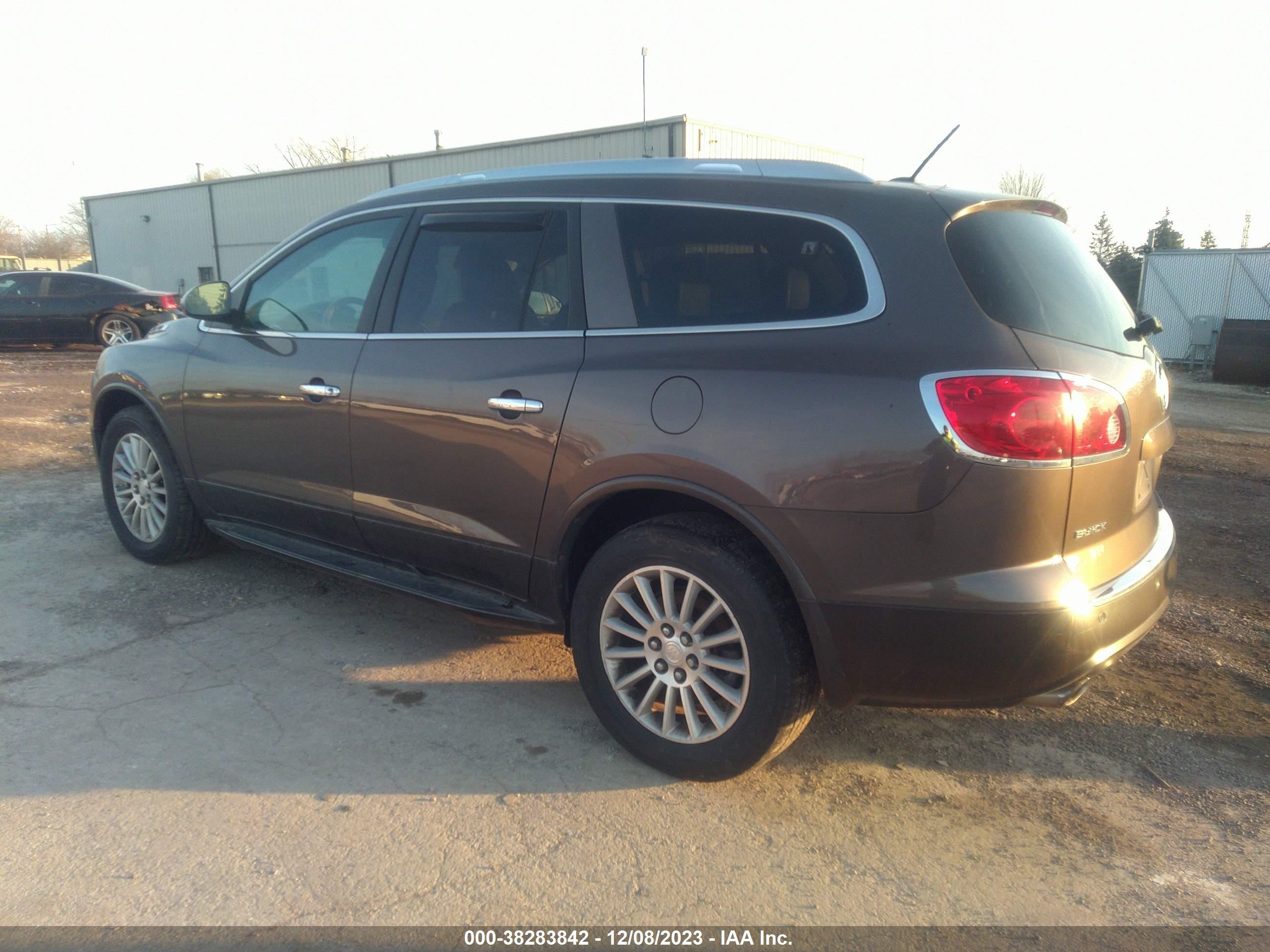 Photo 2 VIN: 5GAKRBEDXBJ239608 - BUICK ENCLAVE 