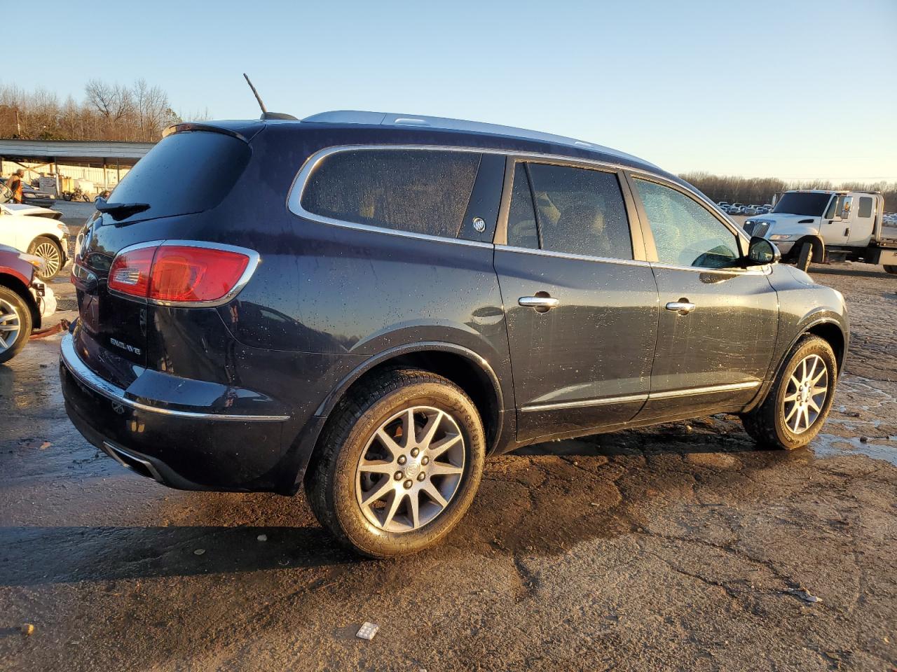 Photo 2 VIN: 5GAKRBKD7HJ271123 - BUICK ENCLAVE 