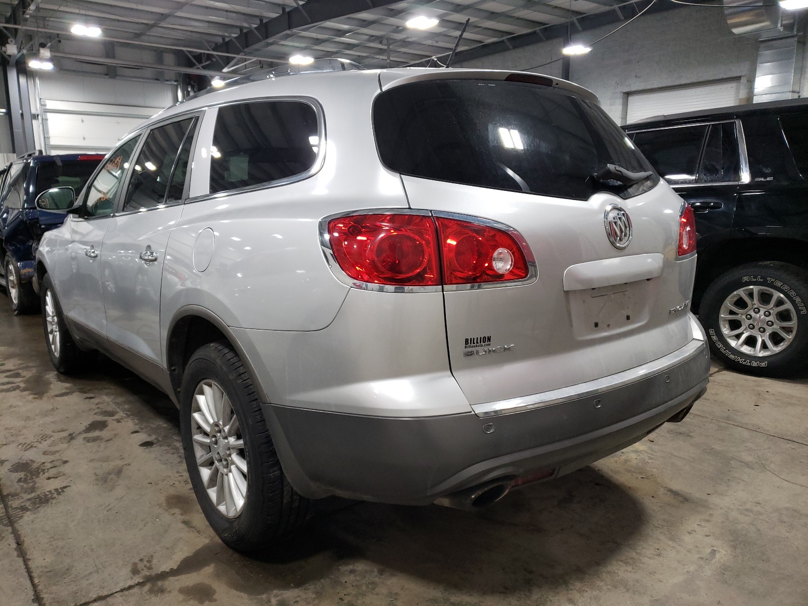 Photo 2 VIN: 5GAKRCED2CJ156889 - BUICK ENCLAVE 