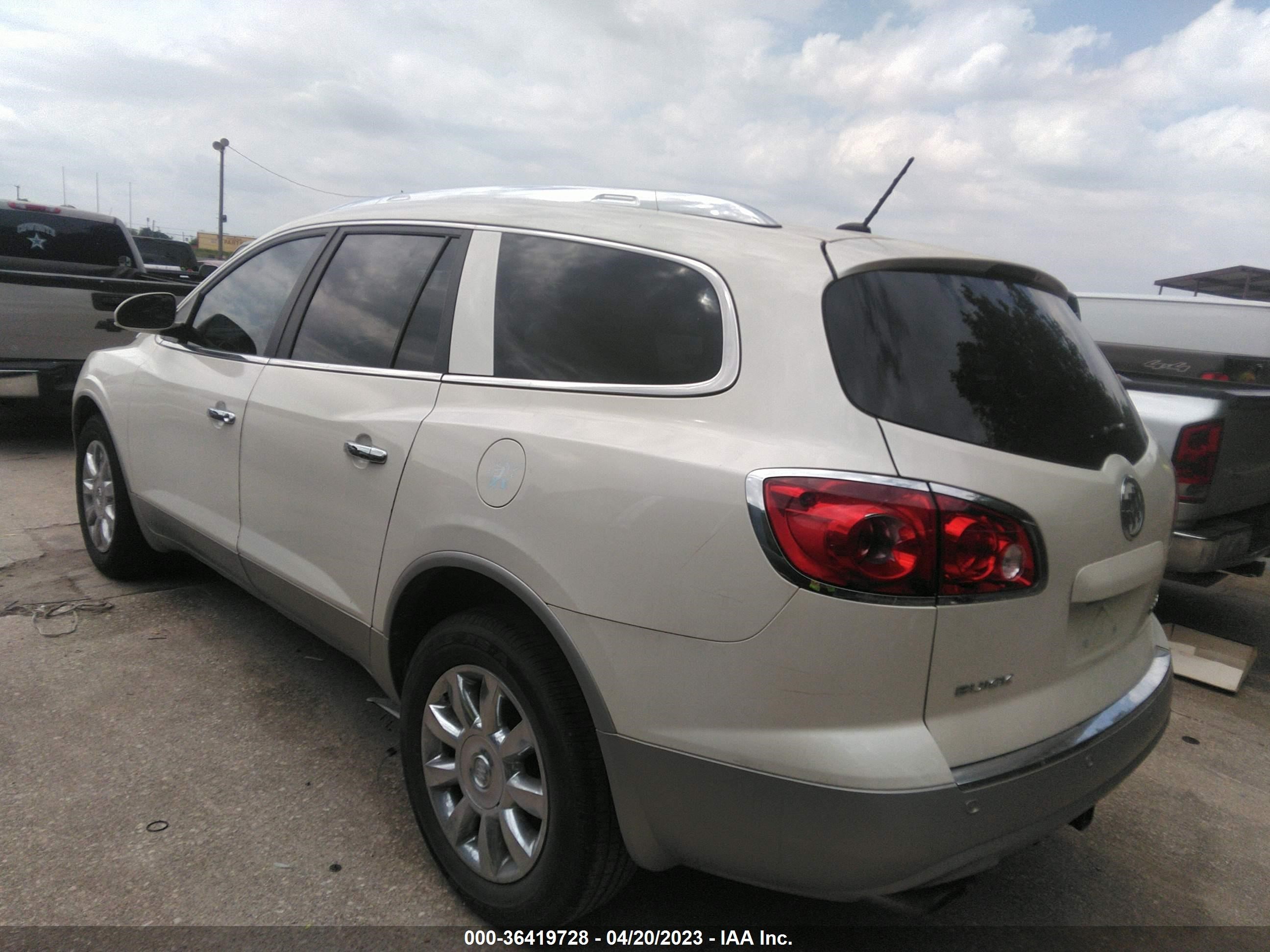 Photo 2 VIN: 5GAKRCED5CJ366323 - BUICK ENCLAVE 