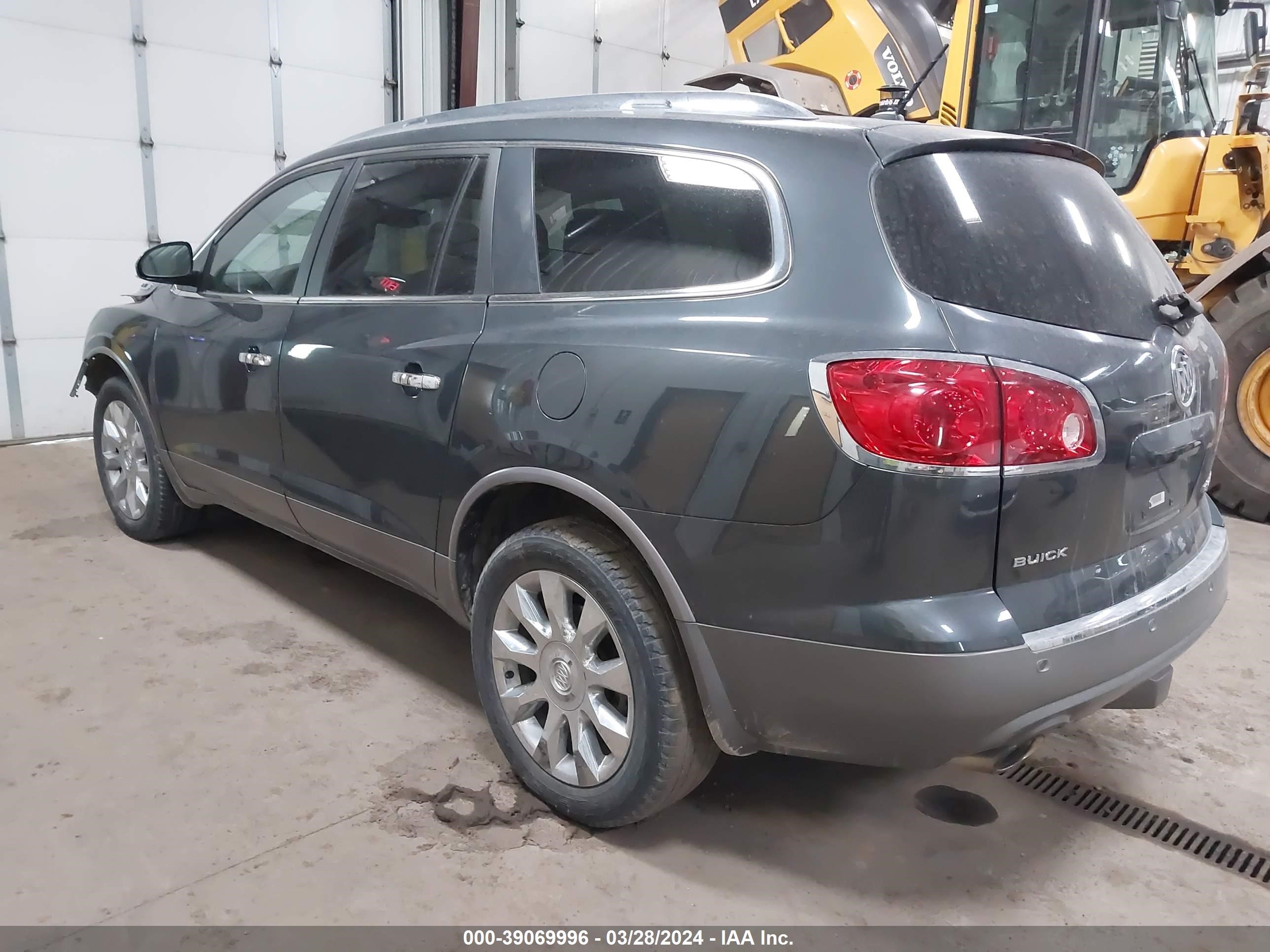 Photo 2 VIN: 5GAKRCED6BJ121769 - BUICK ENCLAVE 