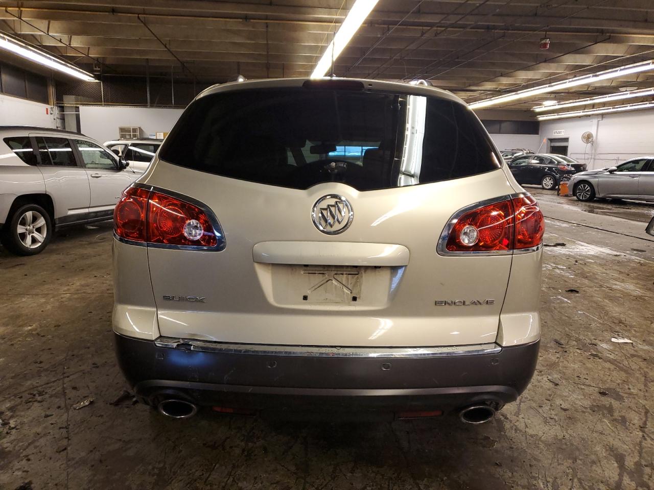 Photo 5 VIN: 5GAKRCED8CJ203004 - BUICK ENCLAVE 