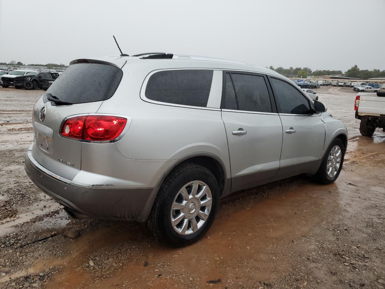 Photo 2 VIN: 5GAKRCED9CJ332126 - BUICK ENCLAVE 