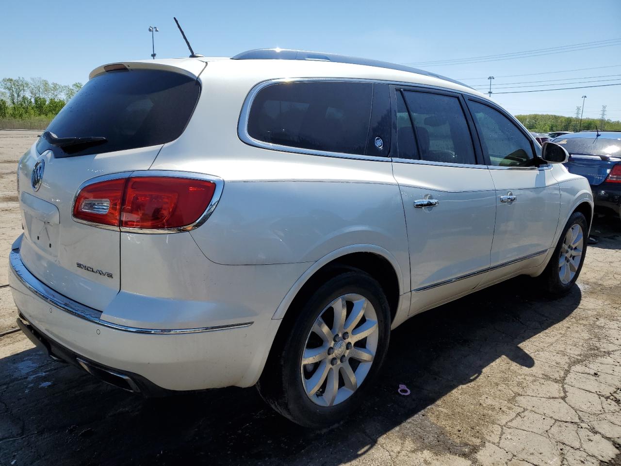 Photo 2 VIN: 5GAKRCKD6FJ235913 - BUICK ENCLAVE 