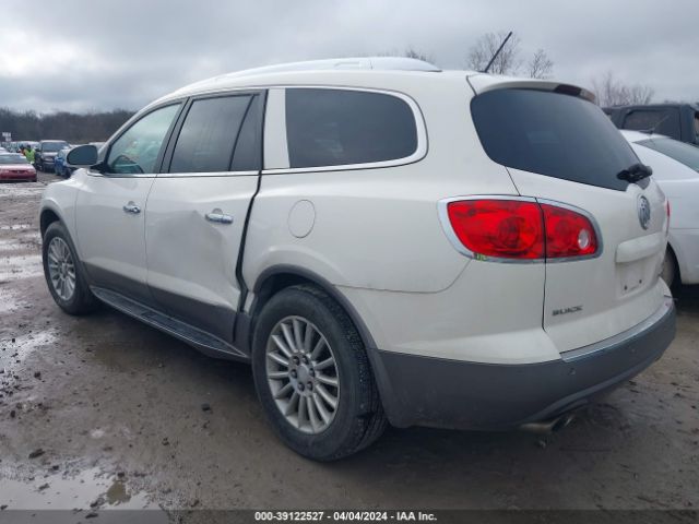 Photo 2 VIN: 5GAKVAEDXBJ102657 - BUICK ENCLAVE 