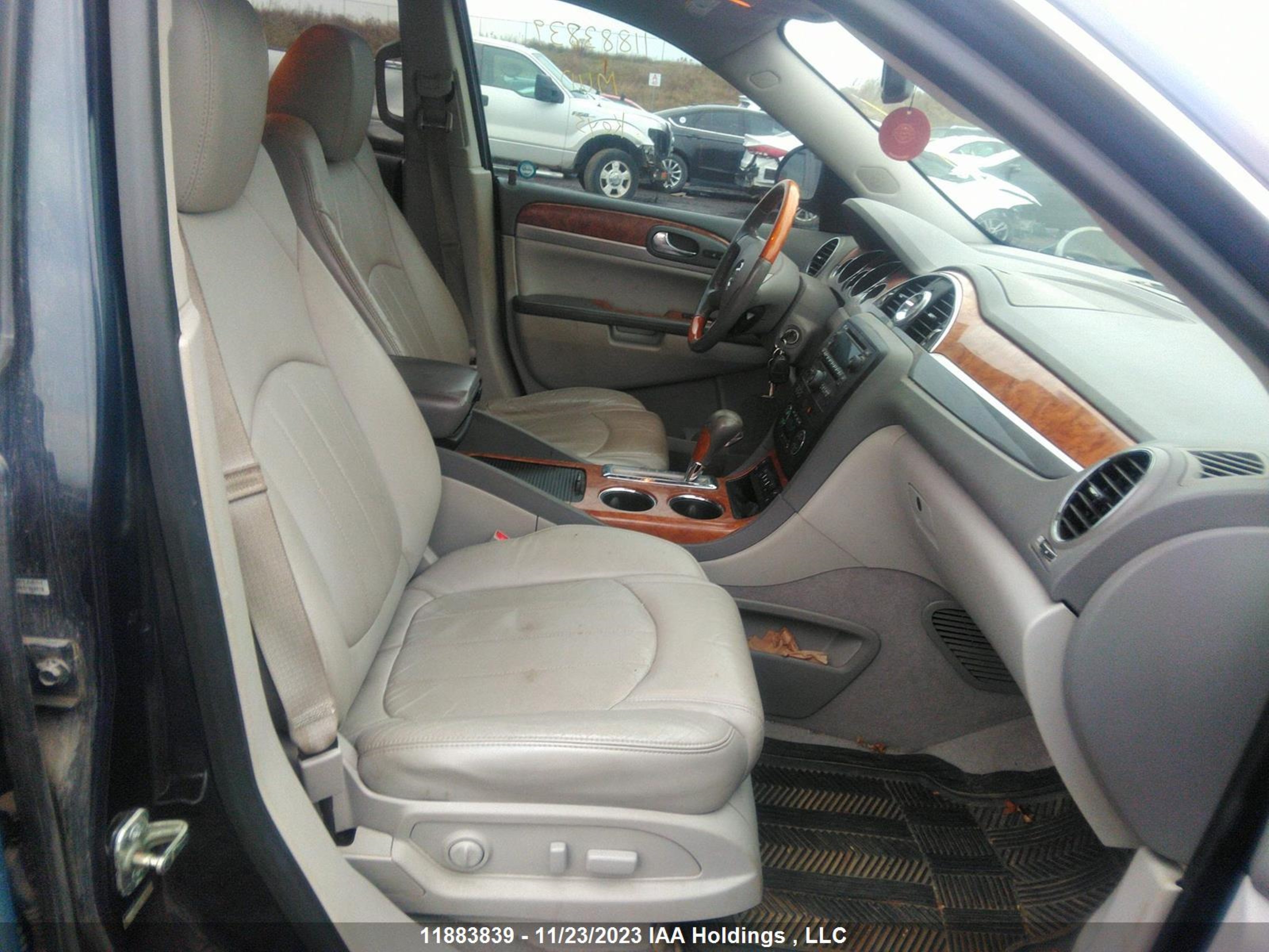 Photo 4 VIN: 5GAKVBED0BJ296332 - BUICK ENCLAVE 