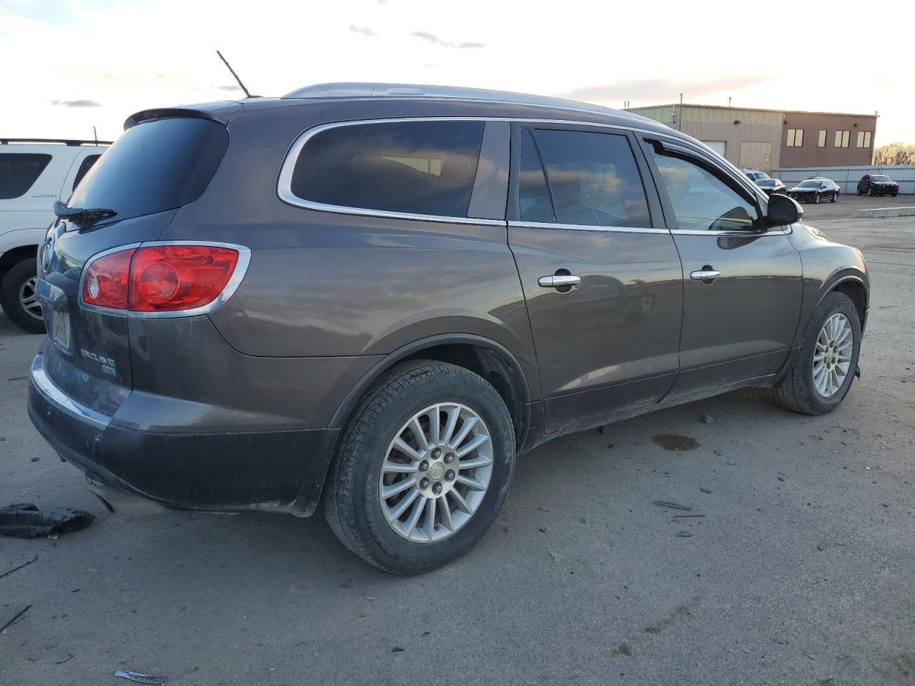 Photo 2 VIN: 5GAKVBED6BJ166698 - BUICK ENCLAVE 