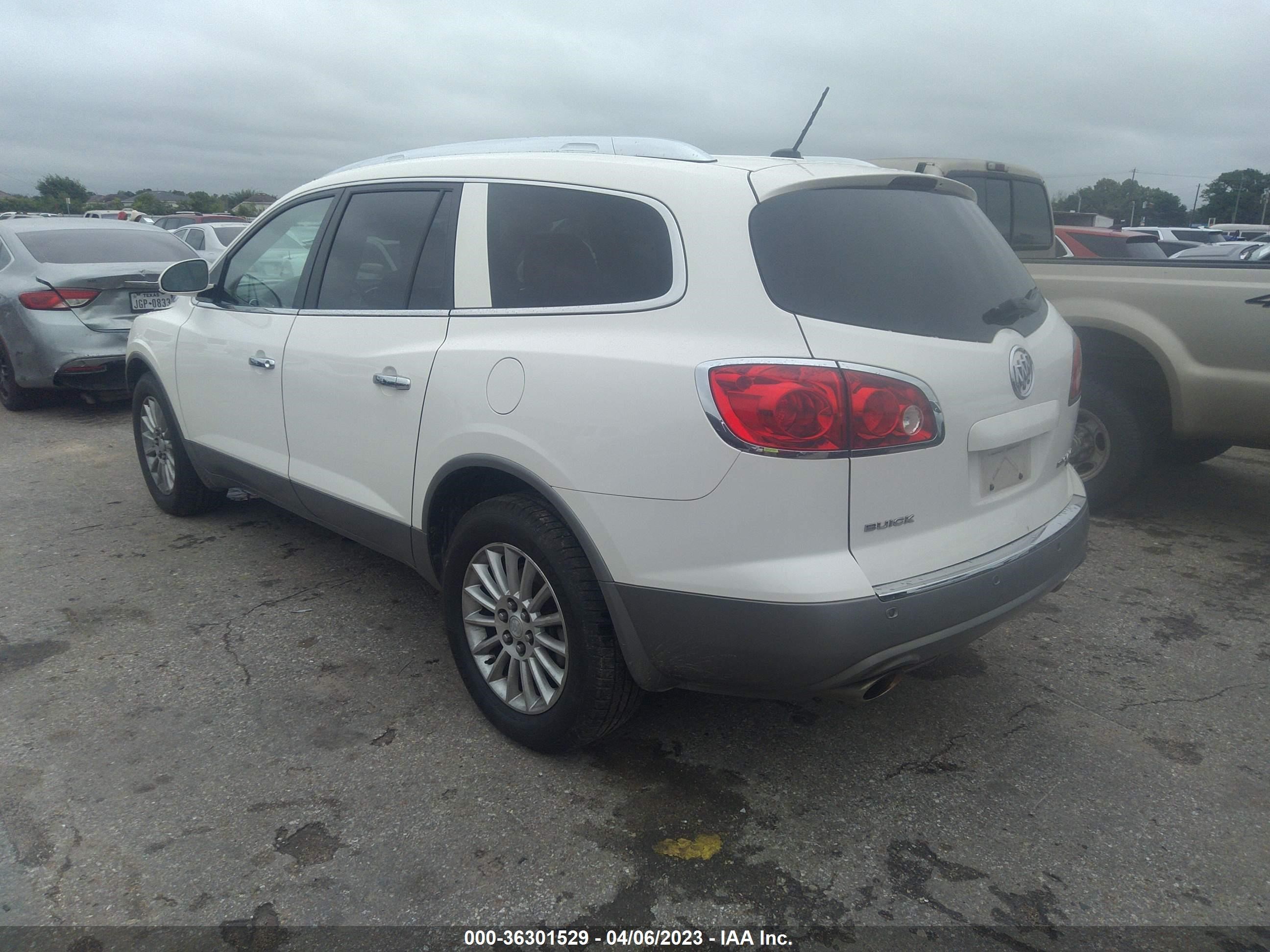 Photo 2 VIN: 5GAKVBED7BJ282783 - BUICK ENCLAVE 