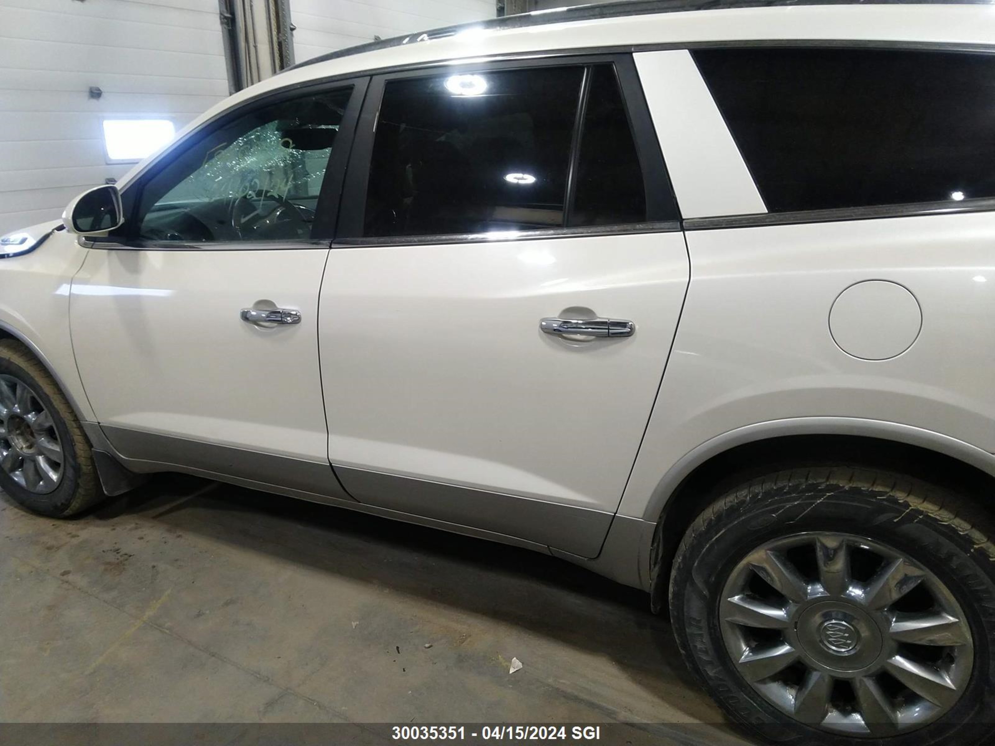 Photo 14 VIN: 5GAKVBED8BJ268987 - BUICK ENCLAVE 