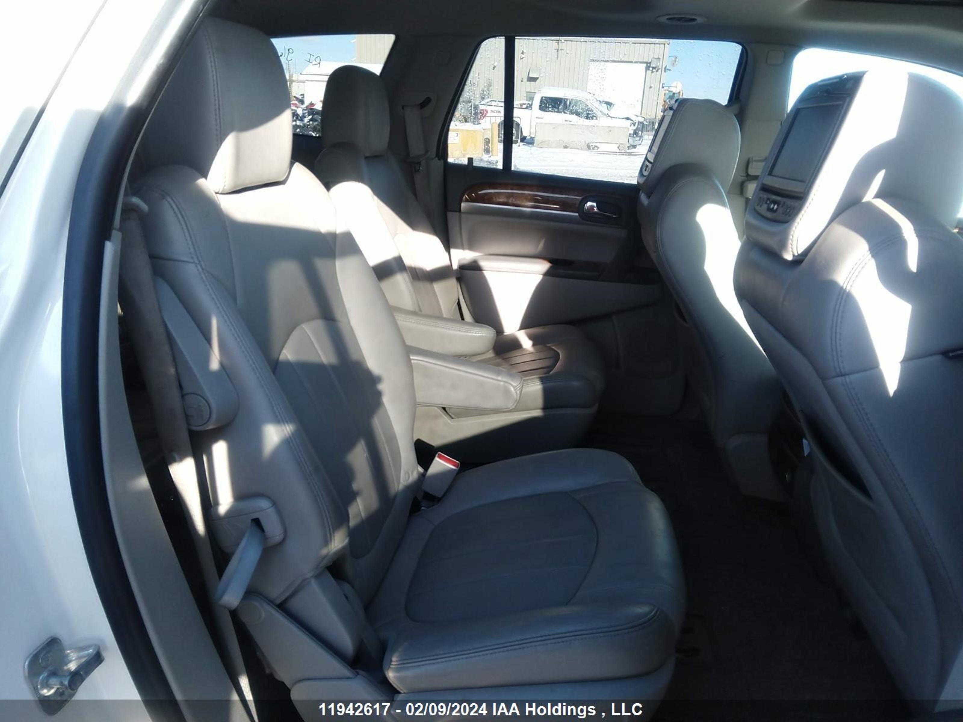 Photo 7 VIN: 5GAKVBEDXBJ346623 - BUICK ENCLAVE 