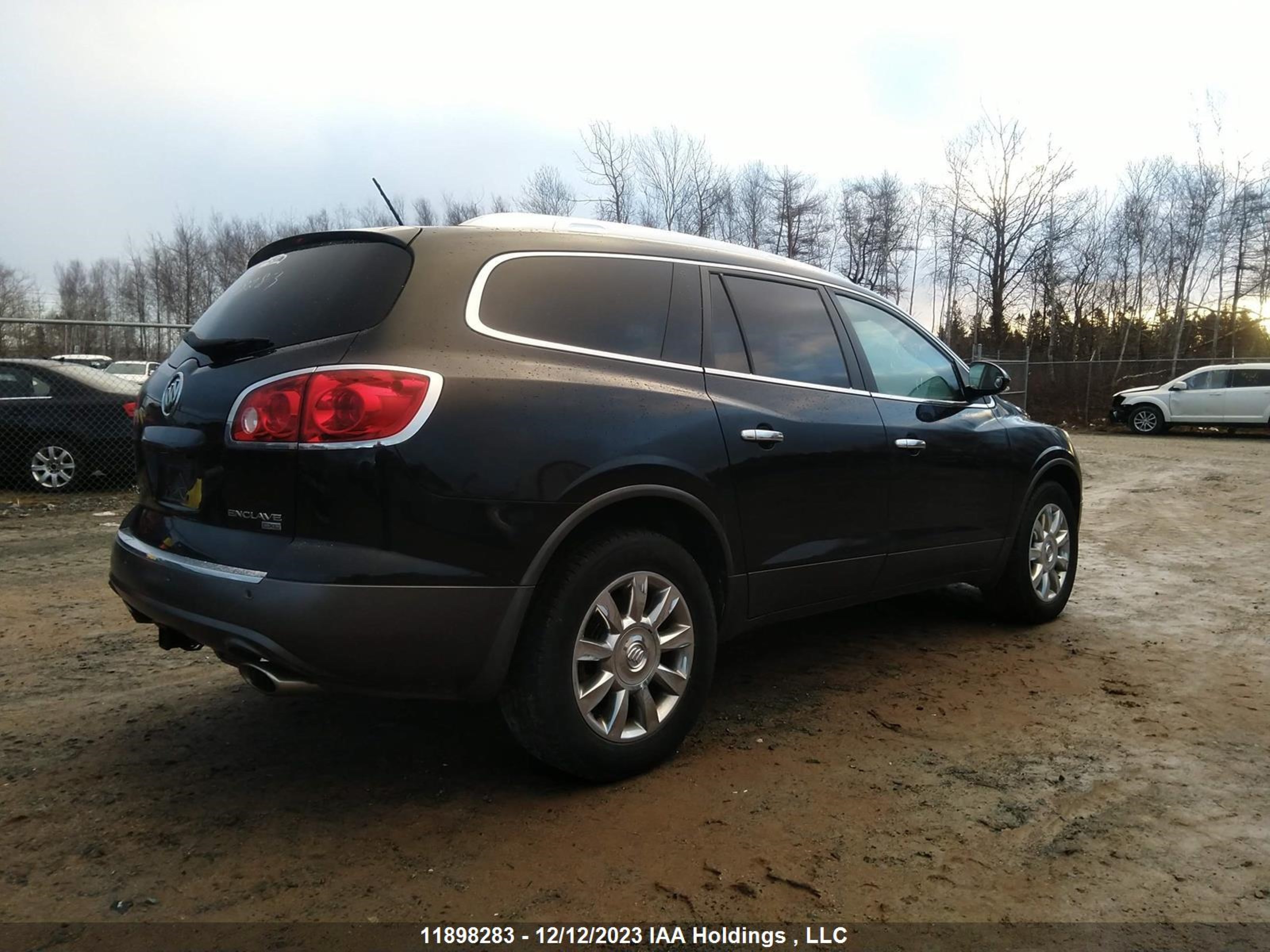 Photo 3 VIN: 5GAKVCED9BJ224034 - BUICK ENCLAVE 