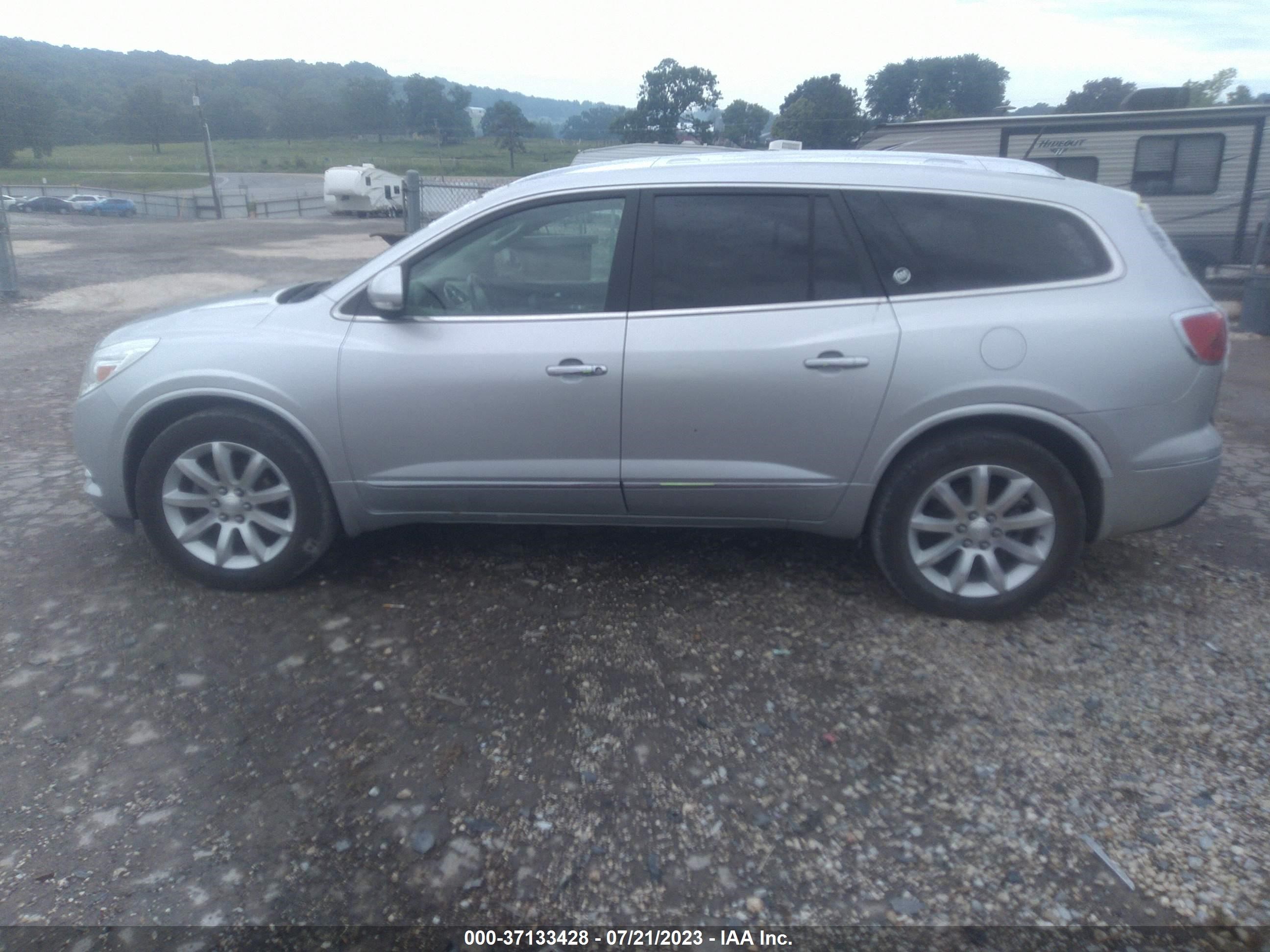 Photo 13 VIN: 5GAKVCKD5HJ135672 - BUICK ENCLAVE 