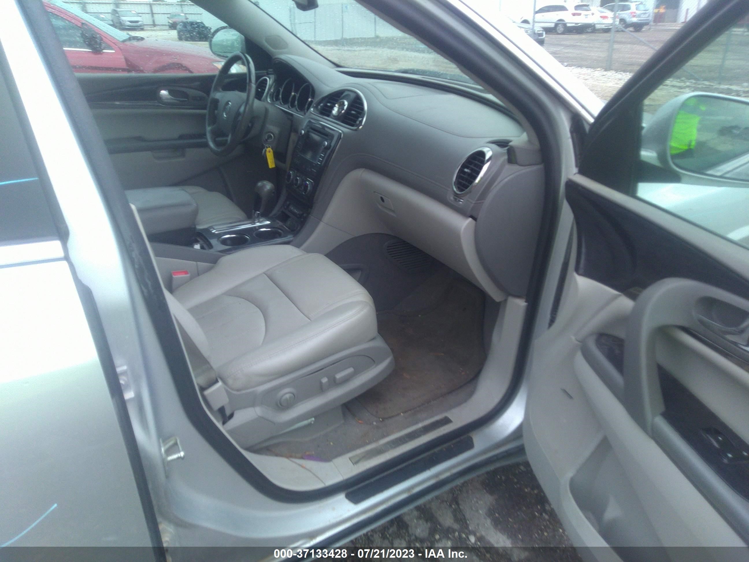 Photo 4 VIN: 5GAKVCKD5HJ135672 - BUICK ENCLAVE 