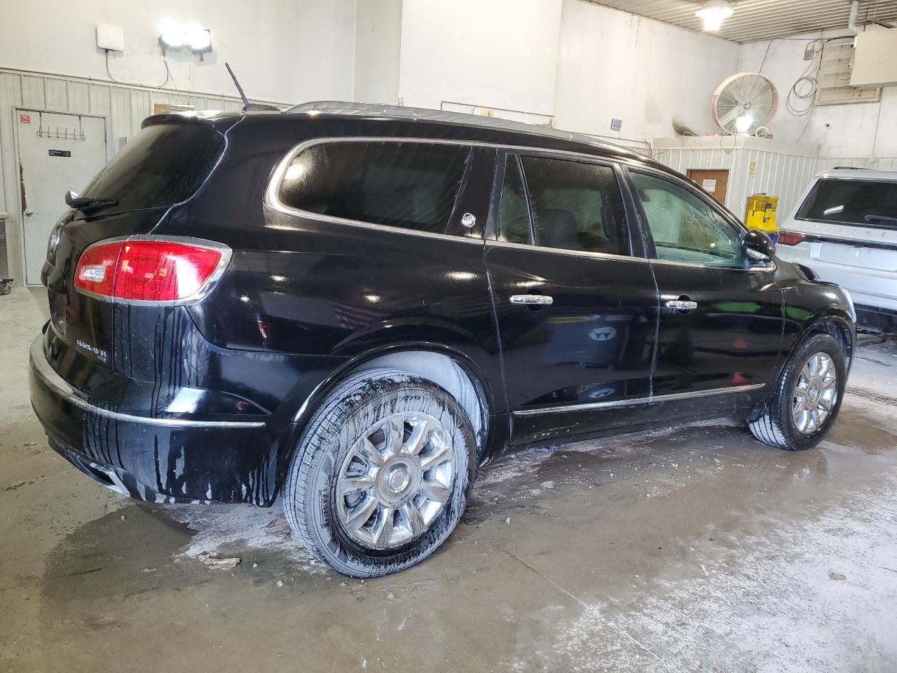 Photo 2 VIN: 5GAKVCKDXGJ155222 - BUICK ENCLAVE 