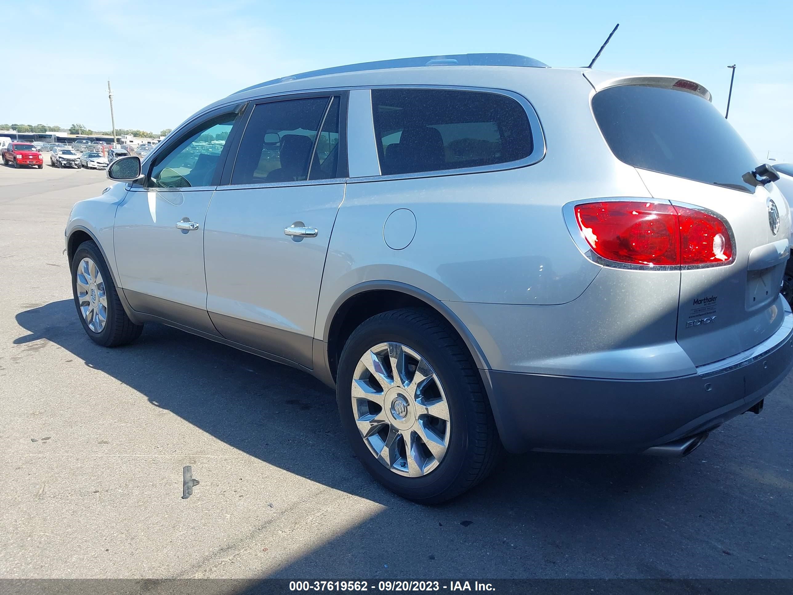 Photo 2 VIN: 5GAKVDED1CJ324488 - BUICK ENCLAVE 