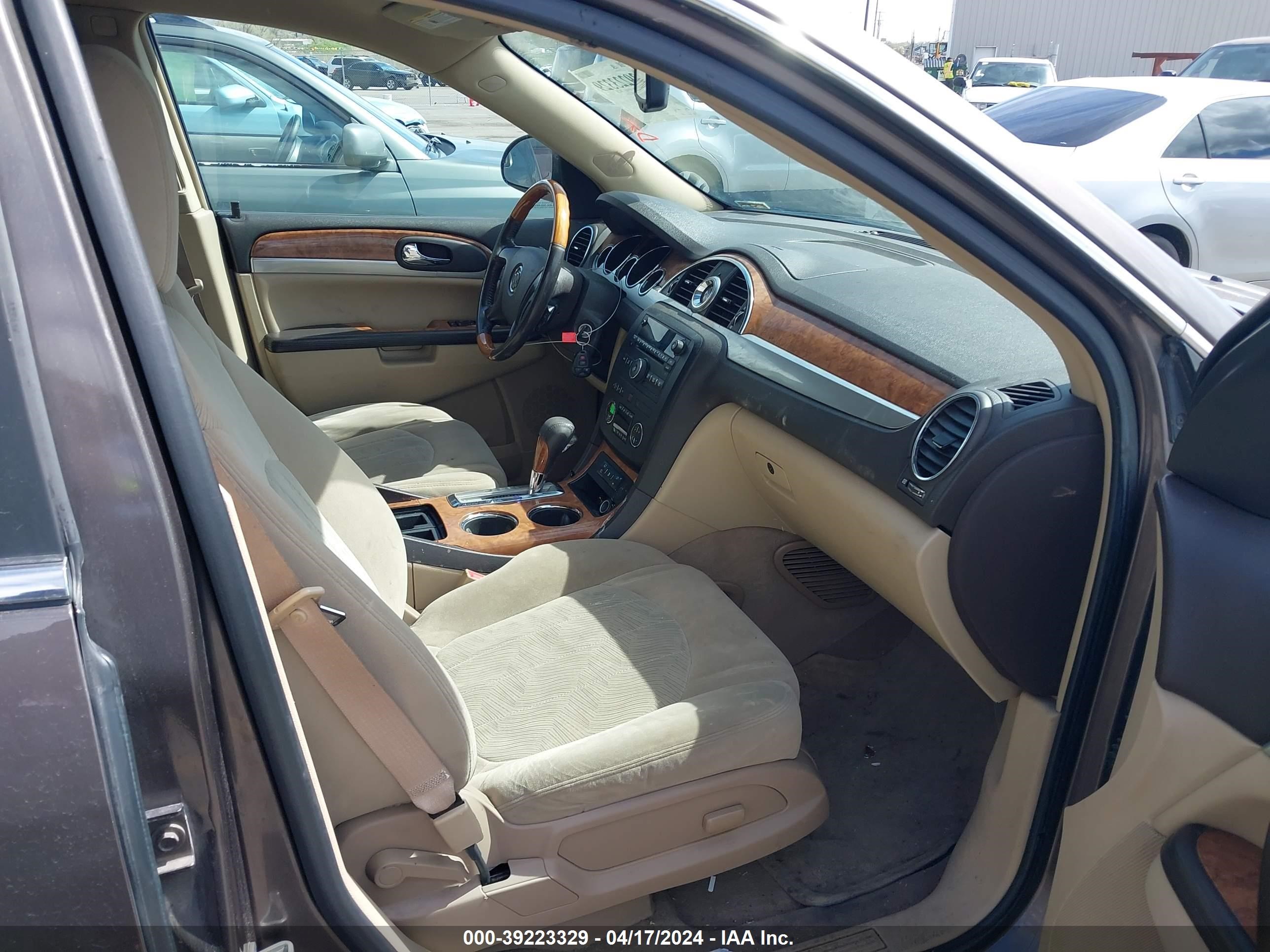 Photo 4 VIN: 5GALRAED9AJ115696 - BUICK ENCLAVE 